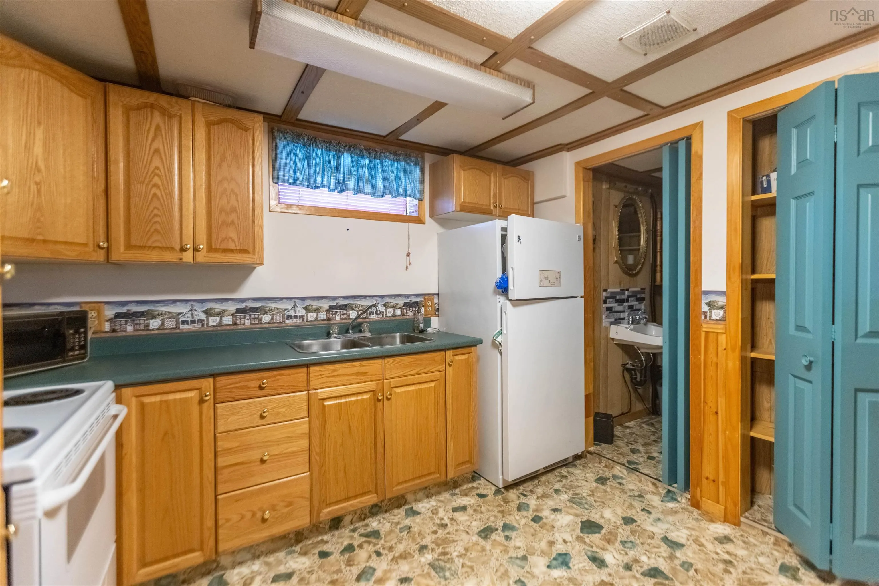 46 Cornwall Street, Amherst, NS B4H 2L4, 4 Bedrooms Bedrooms, ,2 BathroomsBathrooms,Residential,For Sale,Cornwall,202520818
