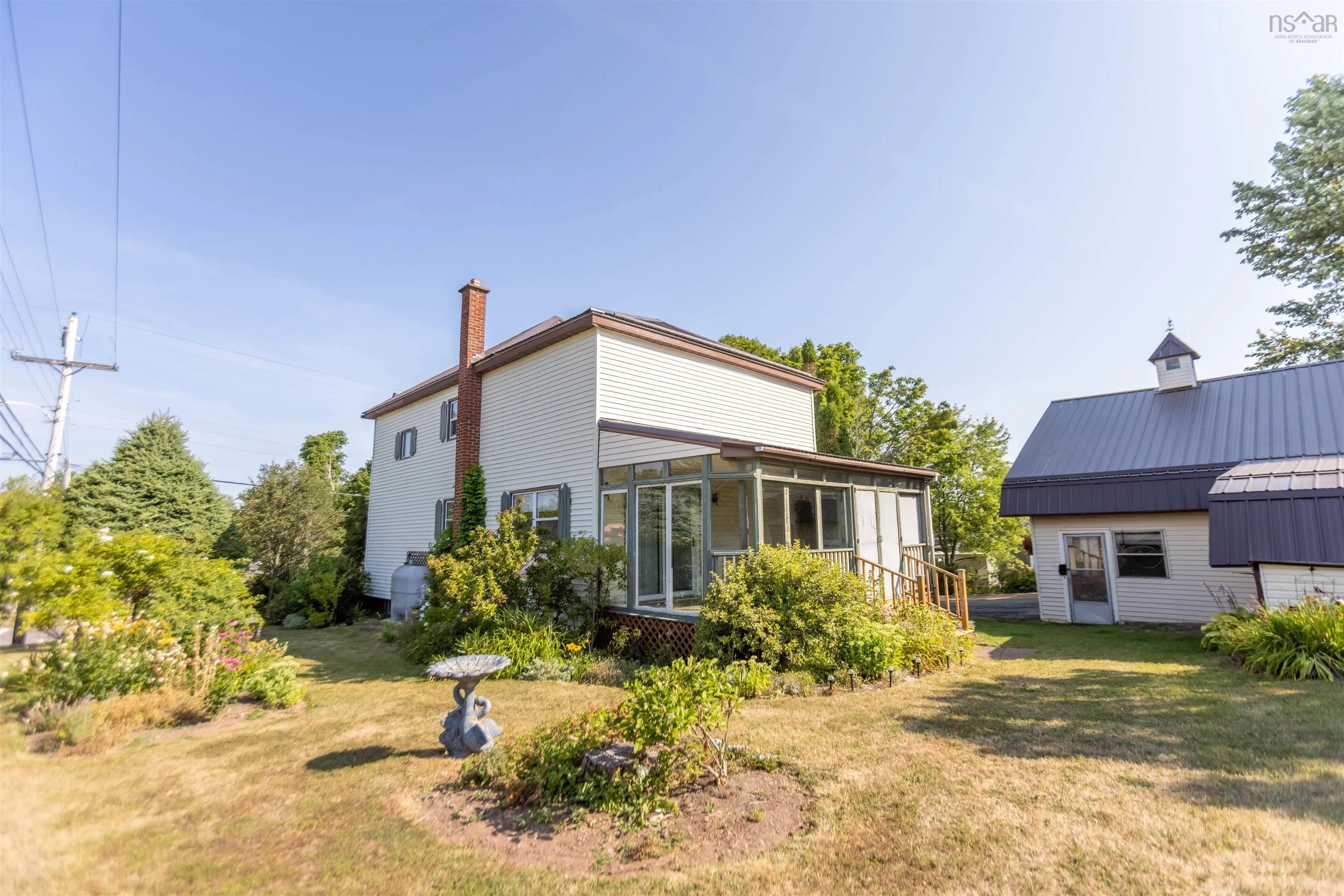 46 Cornwall Street, Amherst, NS B4H 2L4, 4 Bedrooms Bedrooms, ,2 BathroomsBathrooms,Residential,For Sale,Cornwall,202520818
