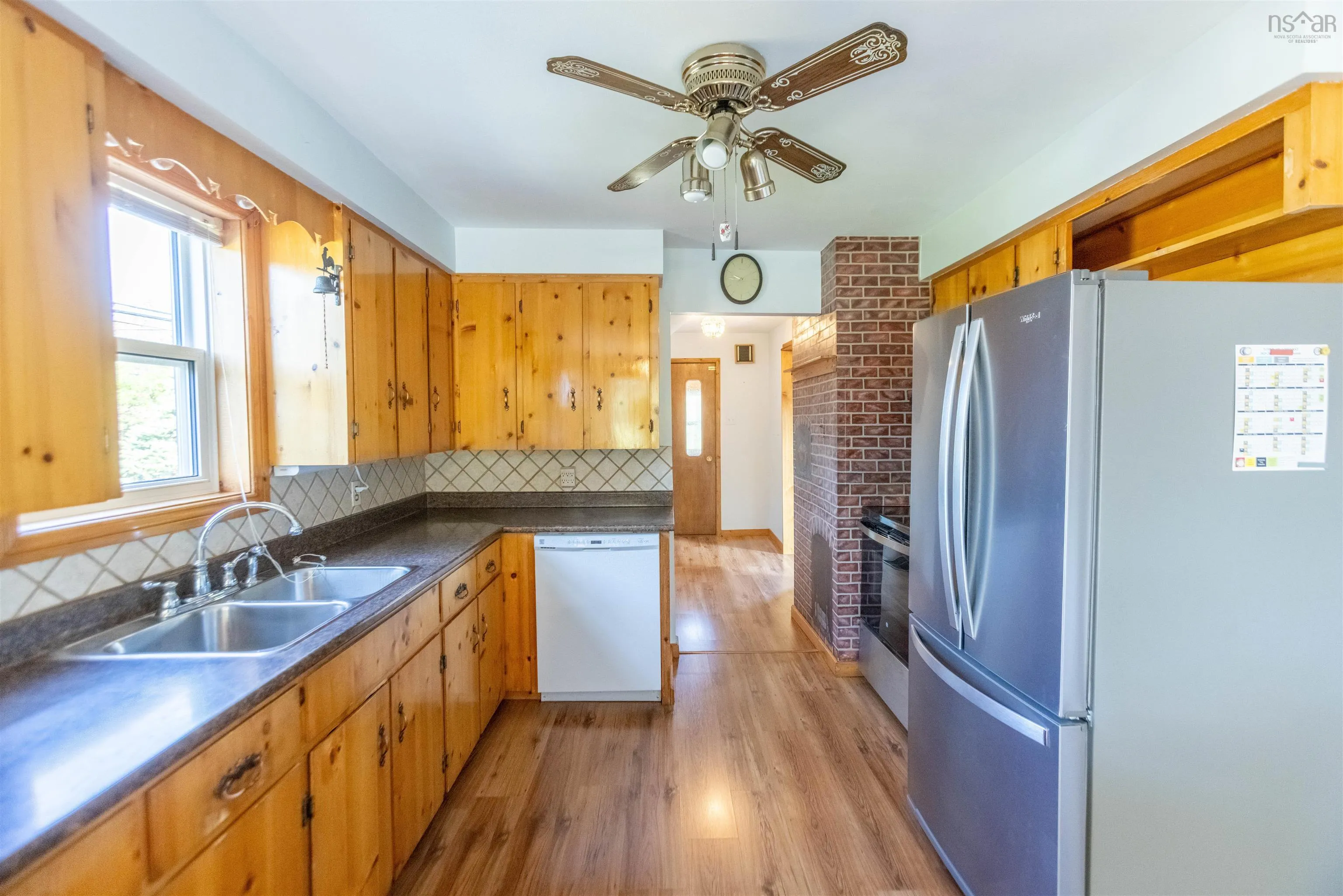 46 Cornwall Street, Amherst, NS B4H 2L4, 4 Bedrooms Bedrooms, ,2 BathroomsBathrooms,Residential,For Sale,Cornwall,202520818