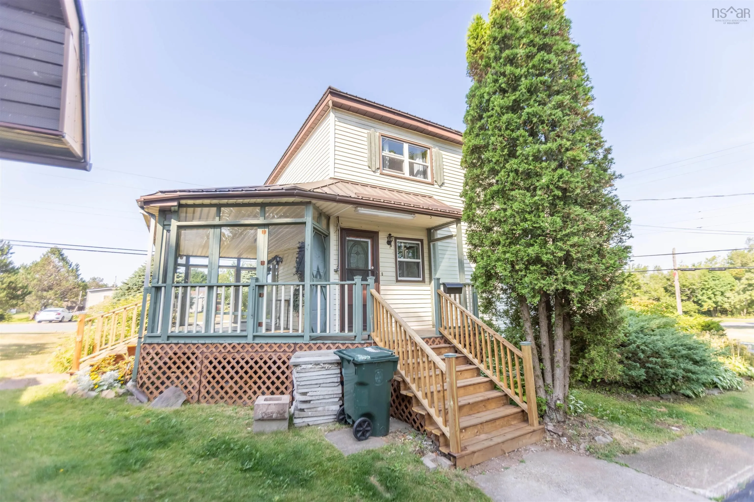 46 Cornwall Street, Amherst, NS B4H 2L4, 4 Bedrooms Bedrooms, ,2 BathroomsBathrooms,Residential,For Sale,Cornwall,202520818