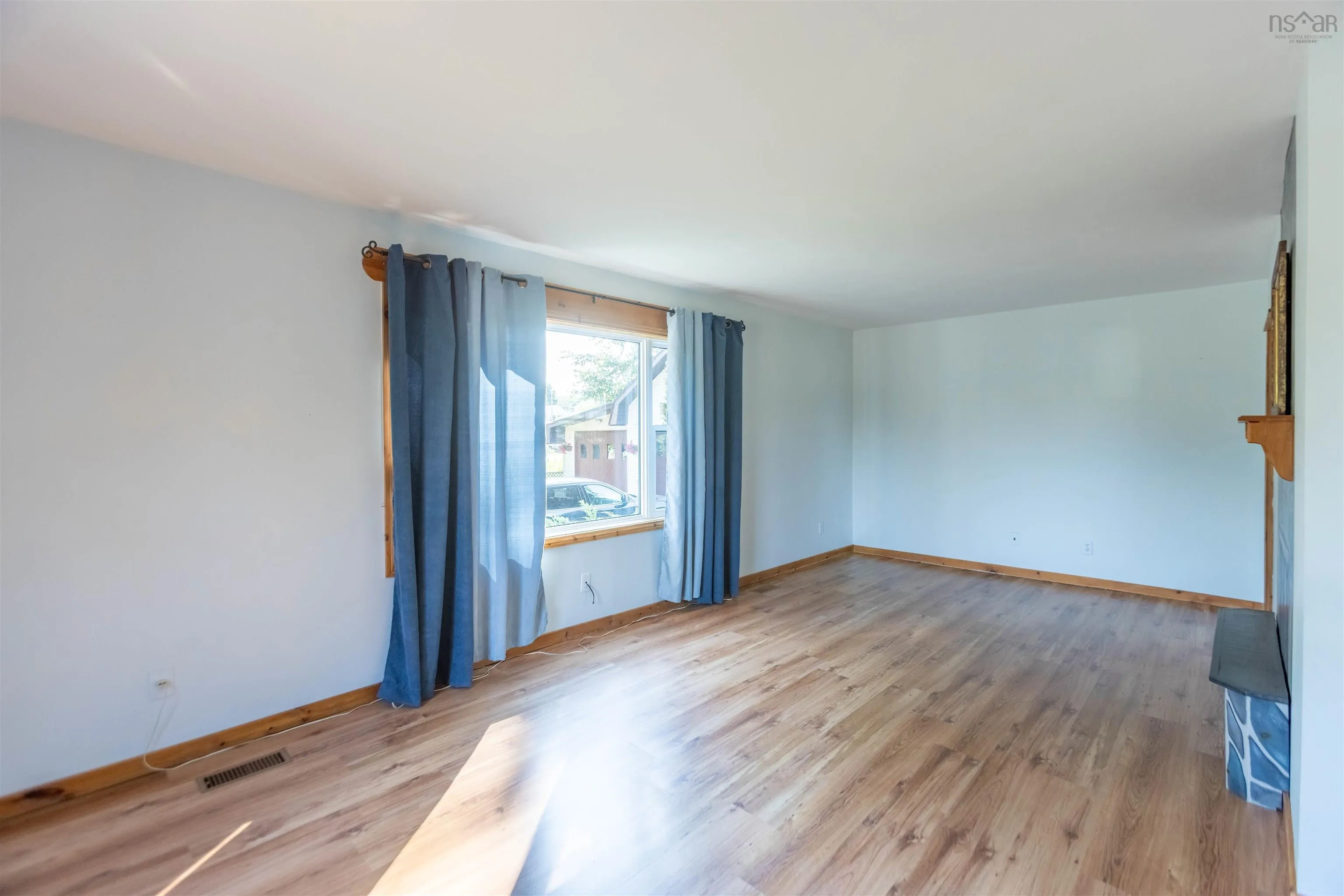46 Cornwall Street, Amherst, NS B4H 2L4, 4 Bedrooms Bedrooms, ,2 BathroomsBathrooms,Residential,For Sale,Cornwall,202520818