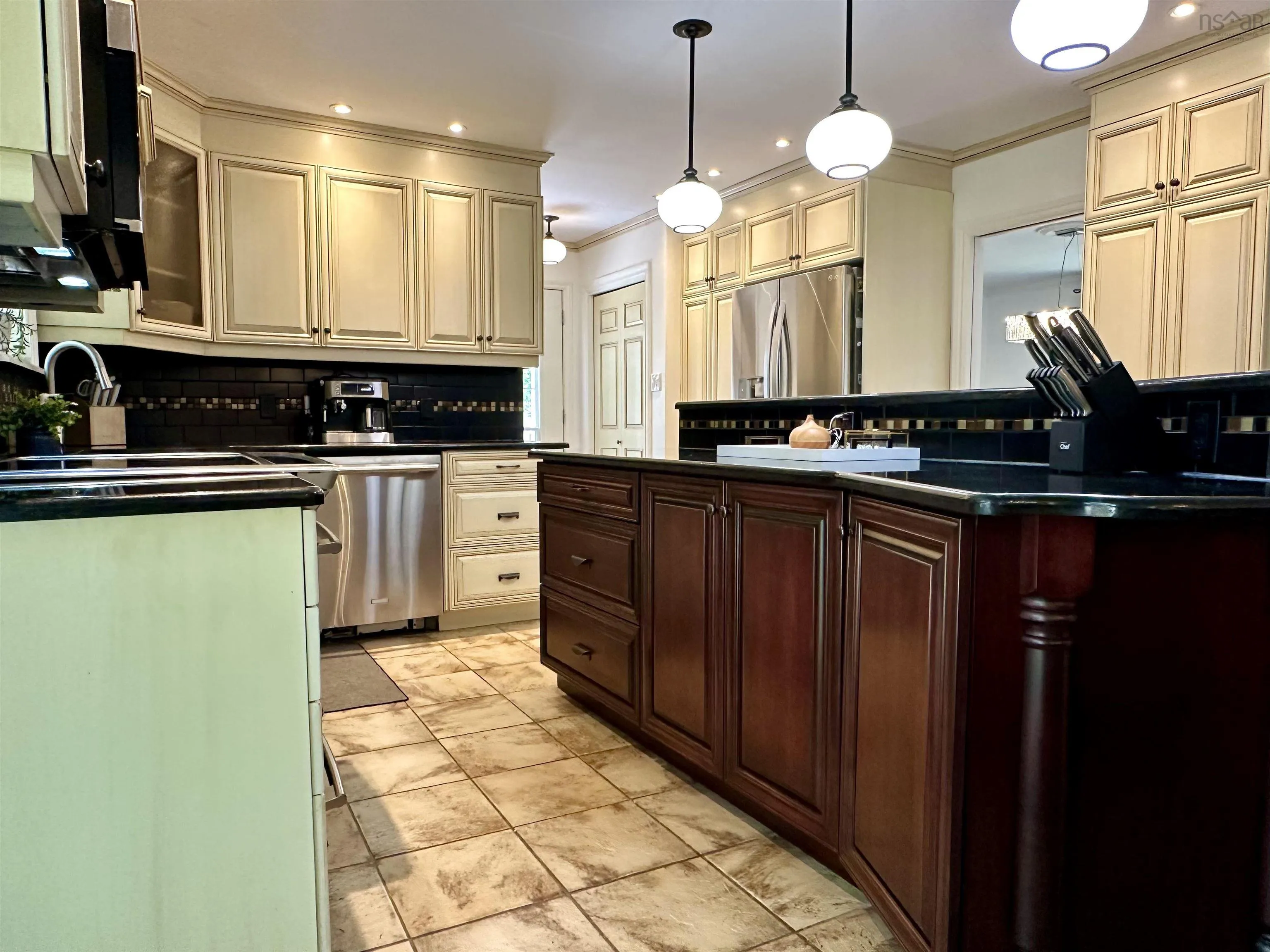 94 Cottagedale Crescent, Sydney, NS B1P 6T8, 3 Bedrooms Bedrooms, ,4 BathroomsBathrooms,Residential,For Sale,Cottagedale,202518965