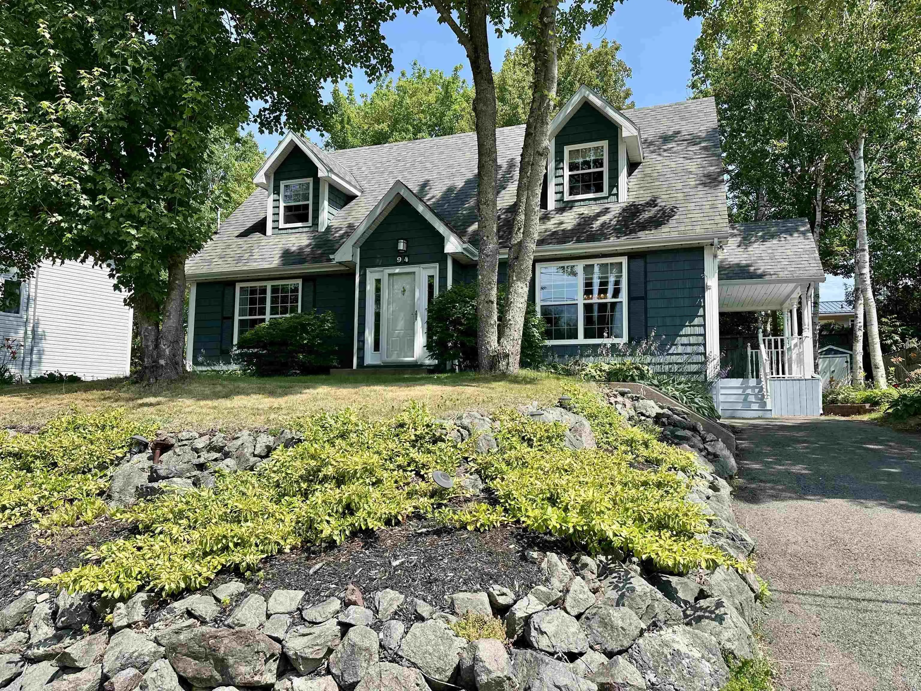 94 Cottagedale Crescent, Sydney, NS B1P 6T8, 3 Bedrooms Bedrooms, ,4 BathroomsBathrooms,Residential,For Sale,Cottagedale,202518965
