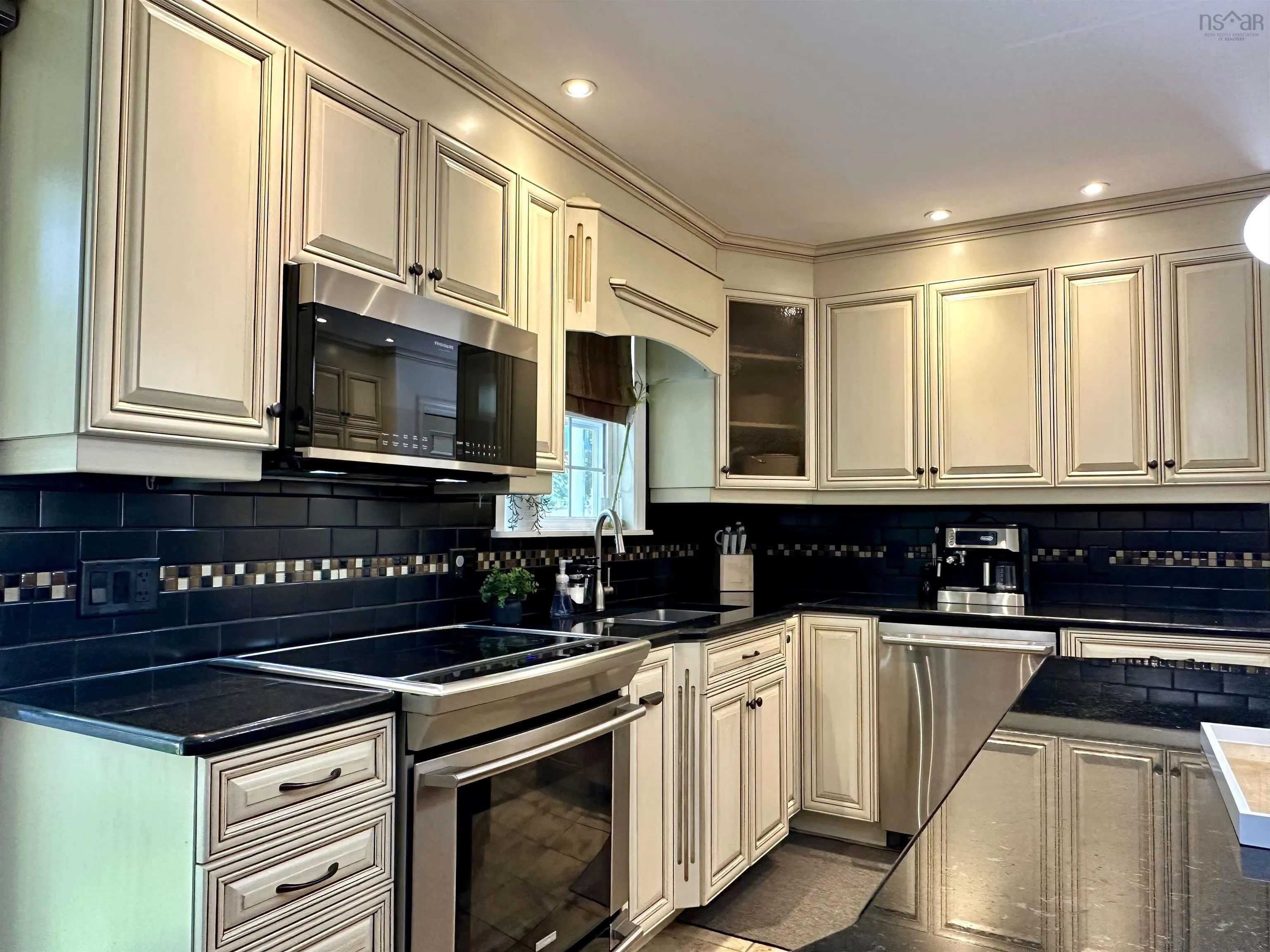 94 Cottagedale Crescent, Sydney, NS B1P 6T8, 3 Bedrooms Bedrooms, ,4 BathroomsBathrooms,Residential,For Sale,Cottagedale,202518965
