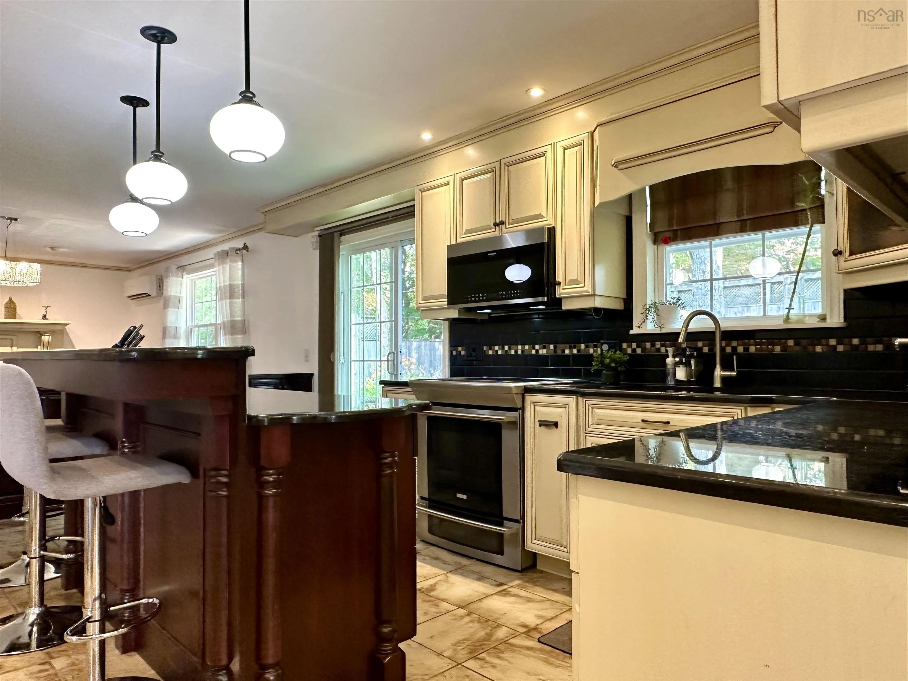 94 Cottagedale Crescent, Sydney, NS B1P 6T8, 3 Bedrooms Bedrooms, ,4 BathroomsBathrooms,Residential,For Sale,Cottagedale,202518965