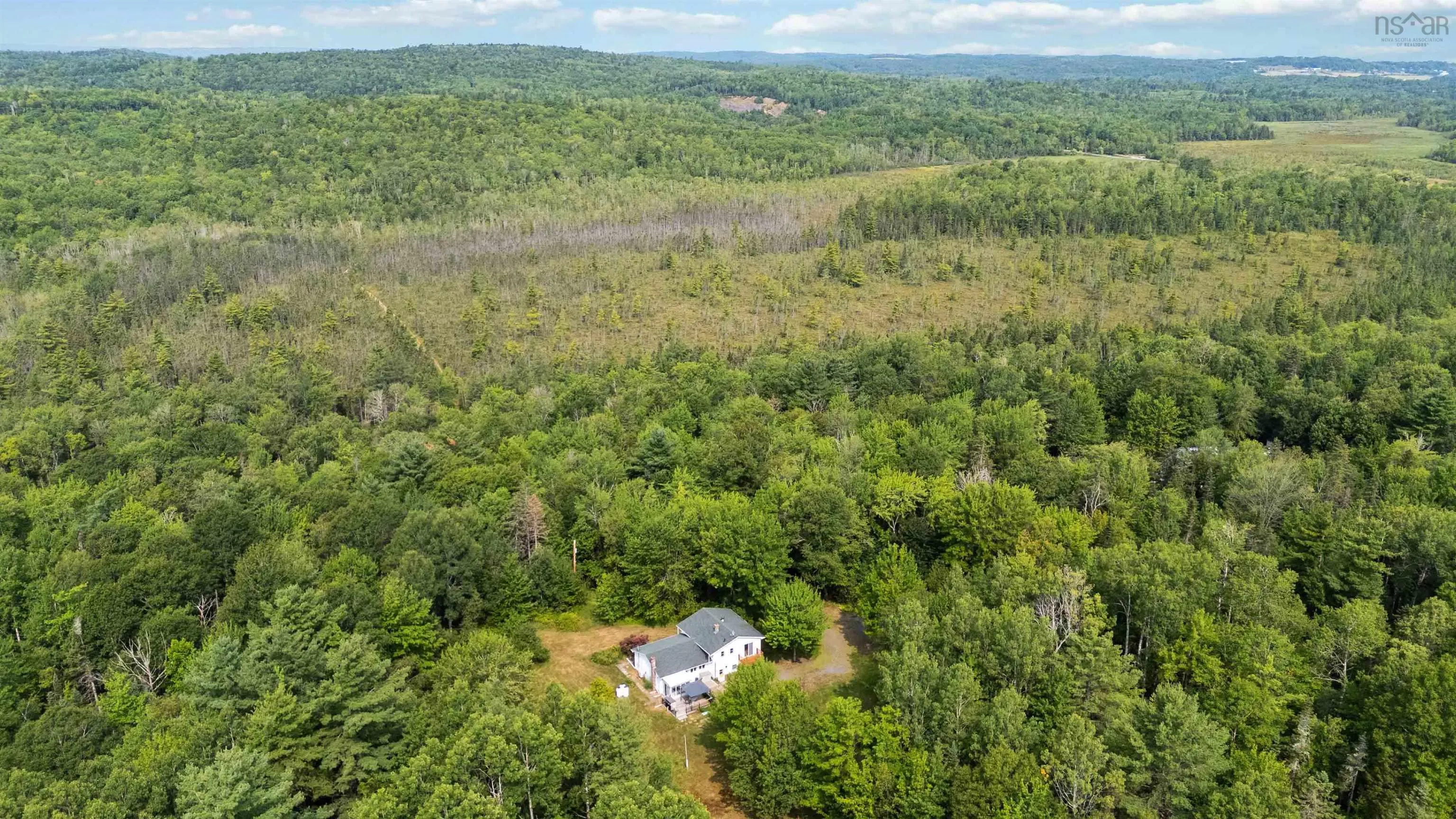 1097 Bog Road, Falmouth, NS B0P 1P0, 4 Bedrooms Bedrooms, ,3 BathroomsBathrooms,Residential,For Sale,Bog,202520398