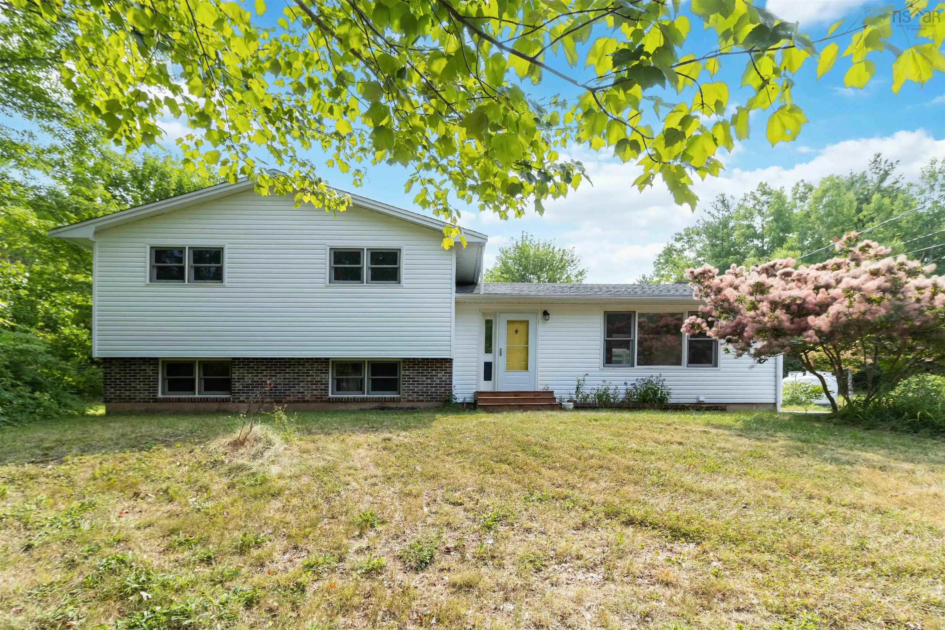 1097 Bog Road, Falmouth, NS B0P 1P0, 4 Bedrooms Bedrooms, ,3 BathroomsBathrooms,Residential,For Sale,Bog,202520398