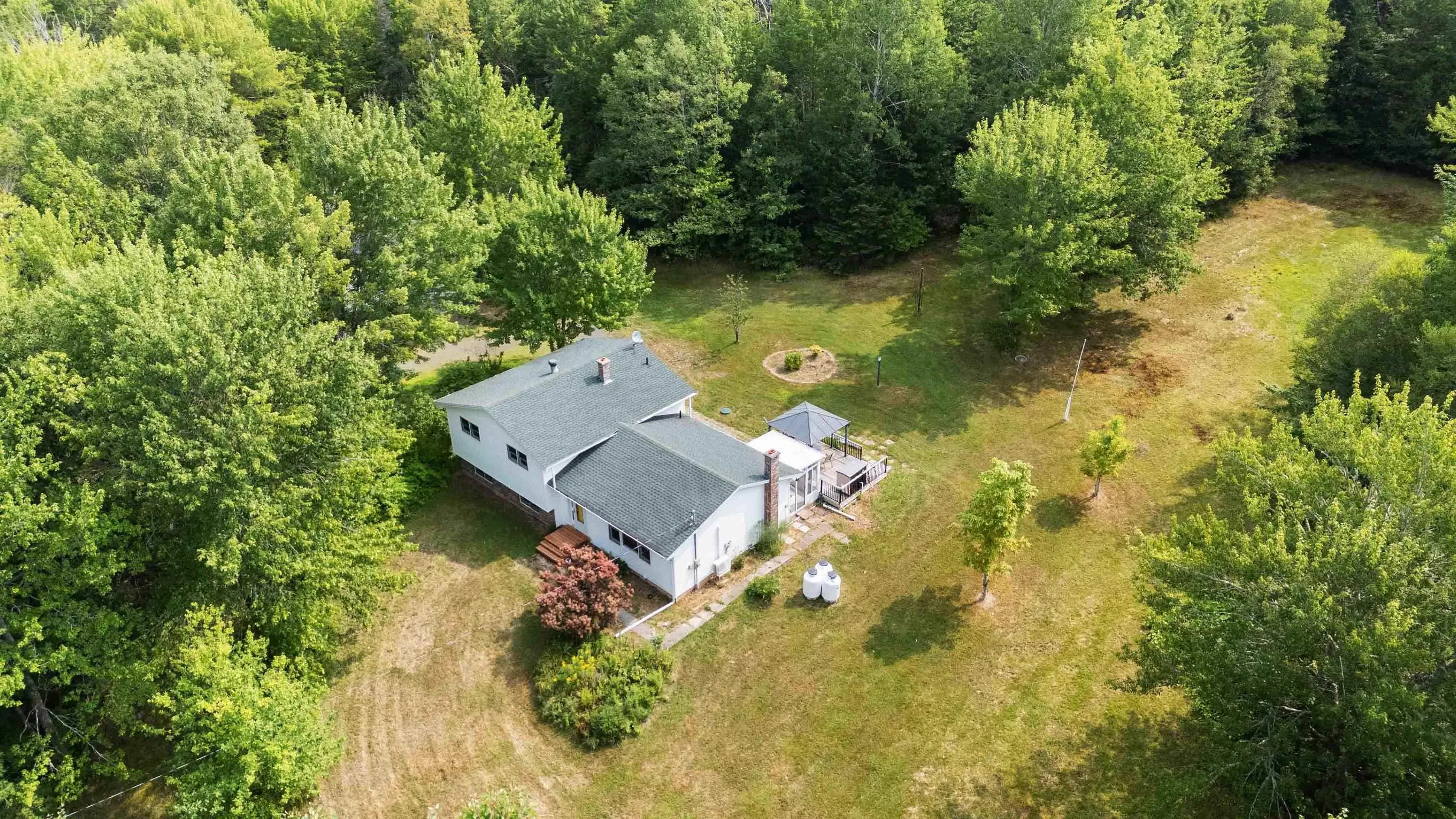 1097 Bog Road, Falmouth, NS B0P 1P0, 4 Bedrooms Bedrooms, ,3 BathroomsBathrooms,Residential,For Sale,Bog,202520398