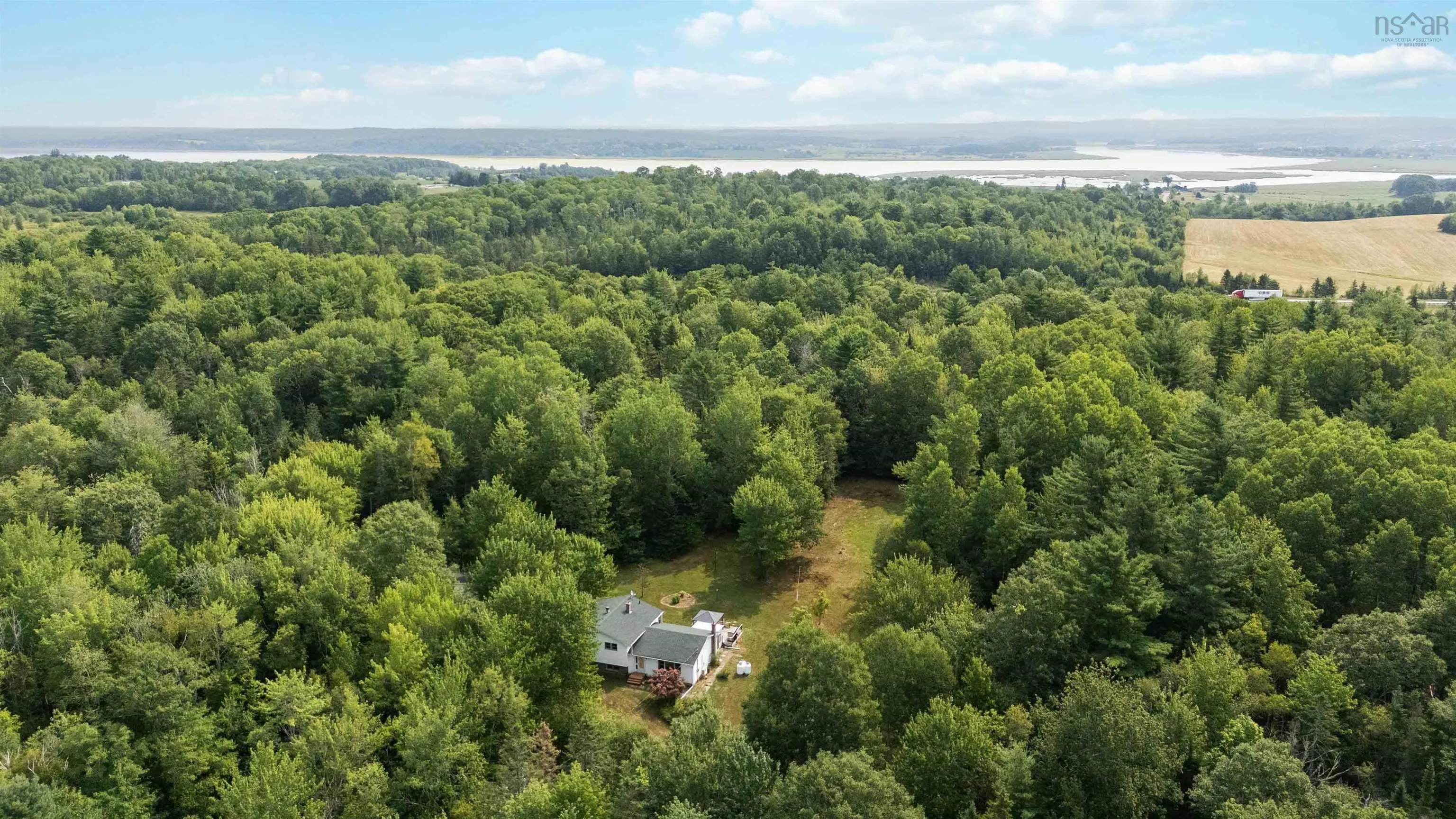 1097 Bog Road, Falmouth, NS B0P 1P0, 4 Bedrooms Bedrooms, ,3 BathroomsBathrooms,Residential,For Sale,Bog,202520398