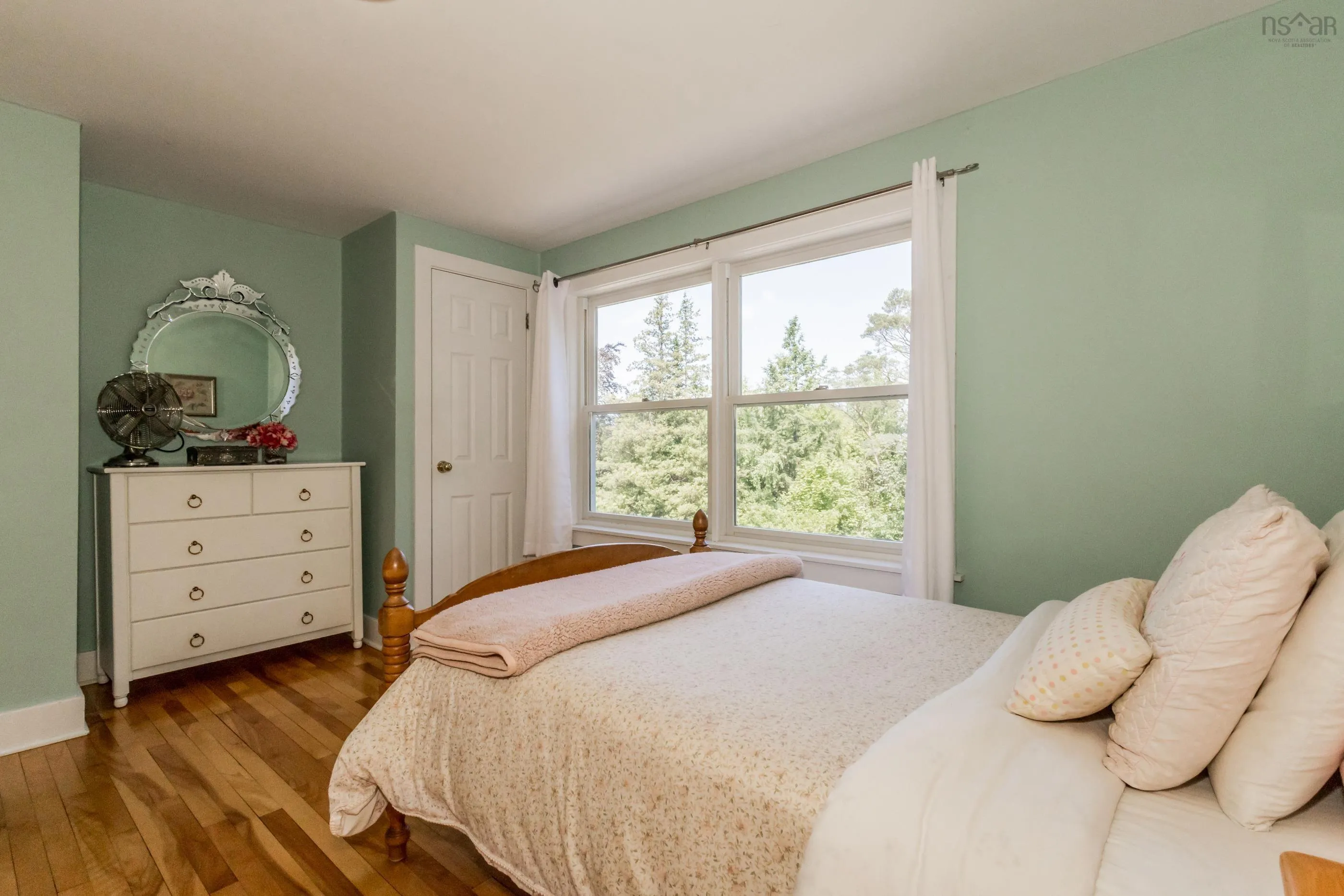 22 Westwood Avenue, Wolfville, NS B4P 1X9, 4 Bedrooms Bedrooms, ,5 BathroomsBathrooms,Residential,For Sale,Westwood,202520537