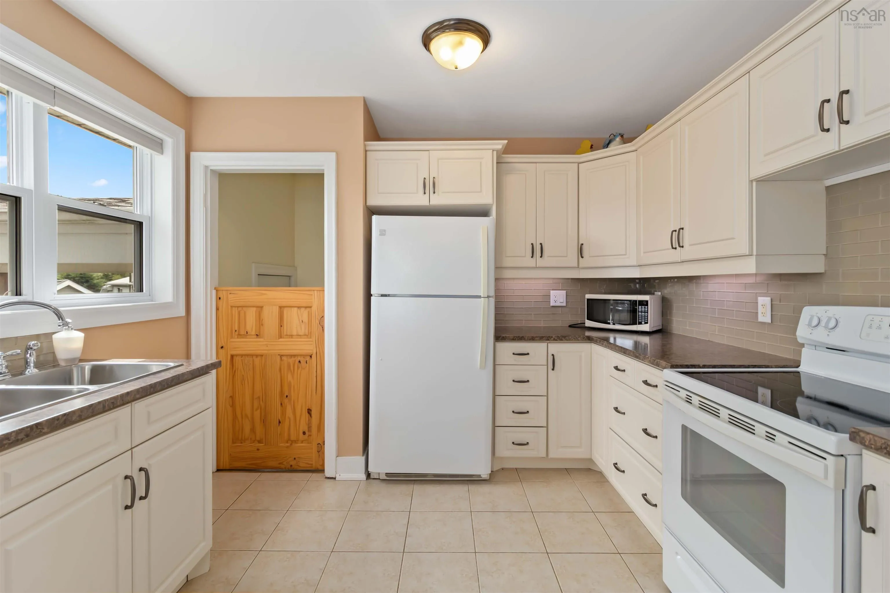 12 Rosehedge Lane, Dartmouth, NS B2X 2J8, 3 Bedrooms Bedrooms, ,2 BathroomsBathrooms,Residential,For Sale,Rosehedge,202523378