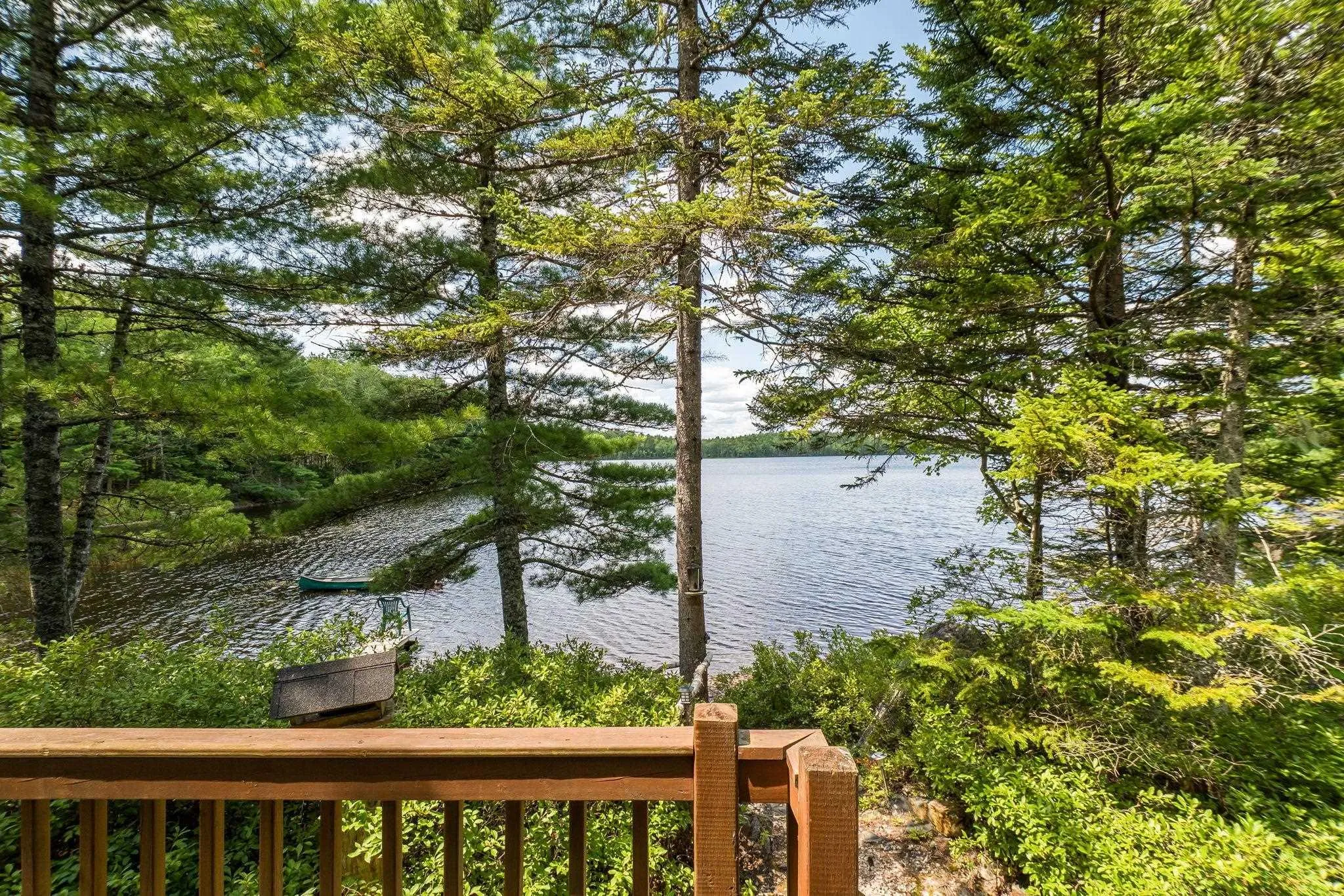 400 Lakefront Drive, Chelsea, NS B4V 7M9, 2 Bedrooms Bedrooms, ,1 BathroomBathrooms,Residential,For Sale,Lakefront,202519619