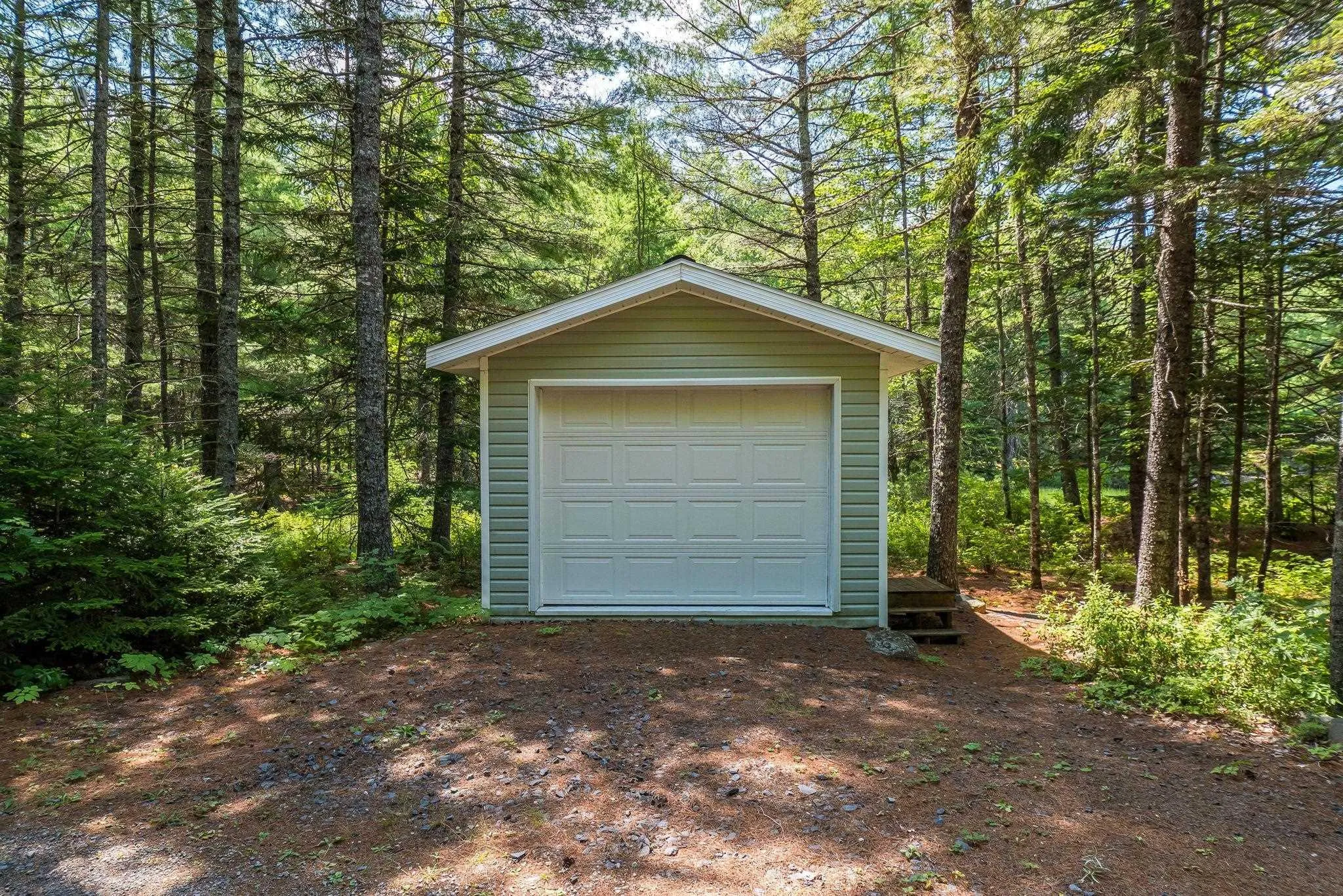 400 Lakefront Drive, Chelsea, NS B4V 7M9, 2 Bedrooms Bedrooms, ,1 BathroomBathrooms,Residential,For Sale,Lakefront,202519619