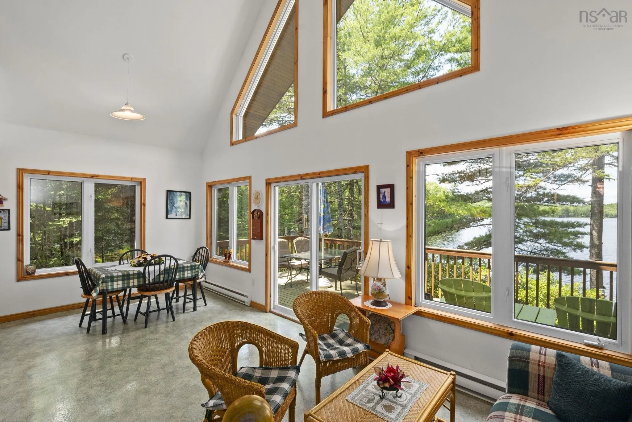 400 Lakefront Drive, Chelsea, NS B4V 7M9, 2 Bedrooms Bedrooms, ,1 BathroomBathrooms,Residential,For Sale,Lakefront,202519619