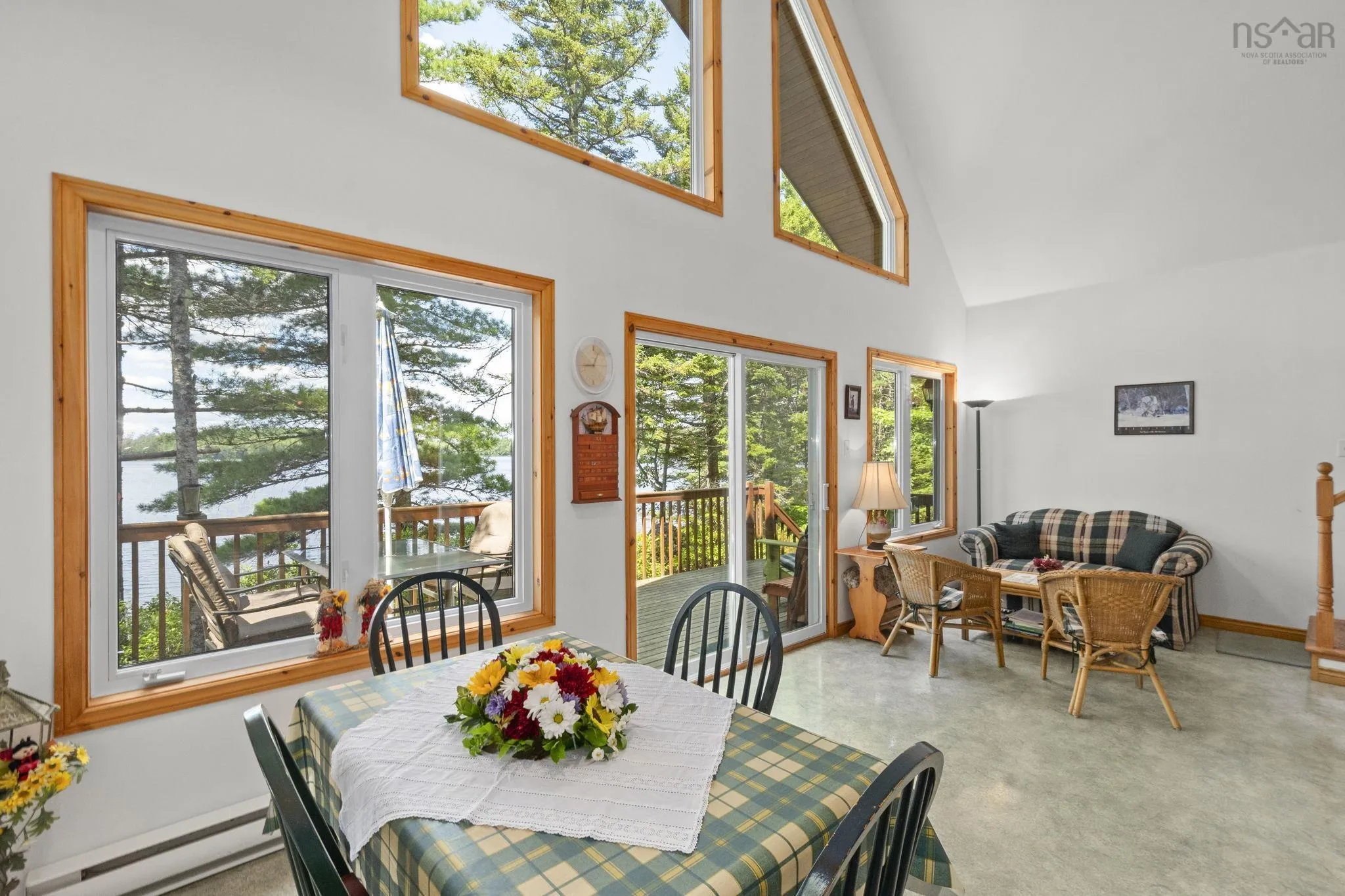400 Lakefront Drive, Chelsea, NS B4V 7M9, 2 Bedrooms Bedrooms, ,1 BathroomBathrooms,Residential,For Sale,Lakefront,202519619
