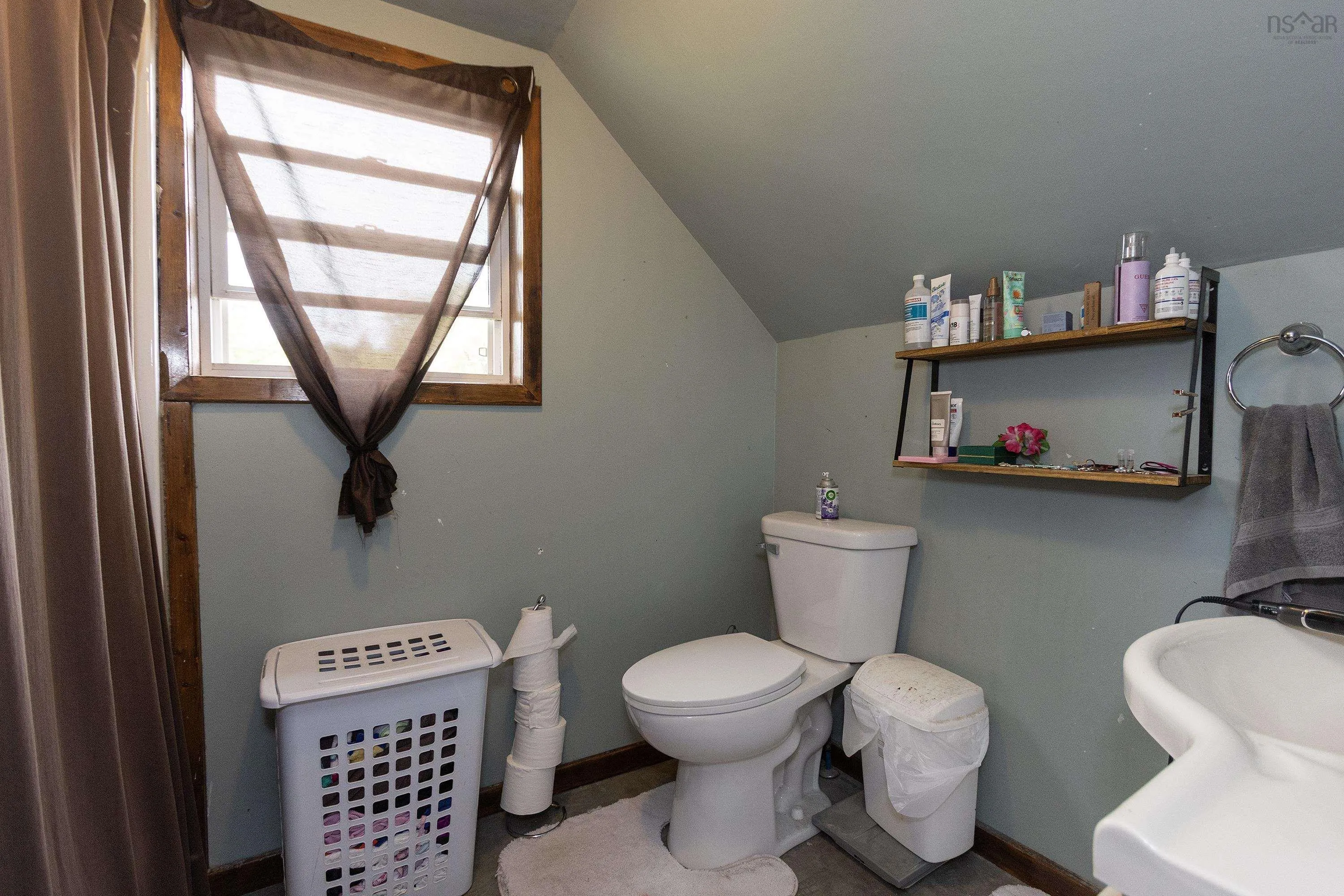 40 Park Street, Amherst, NS B4H 2R5, 3 Bedrooms Bedrooms, ,1 BathroomBathrooms,Residential,For Sale,Park Street,202518875
