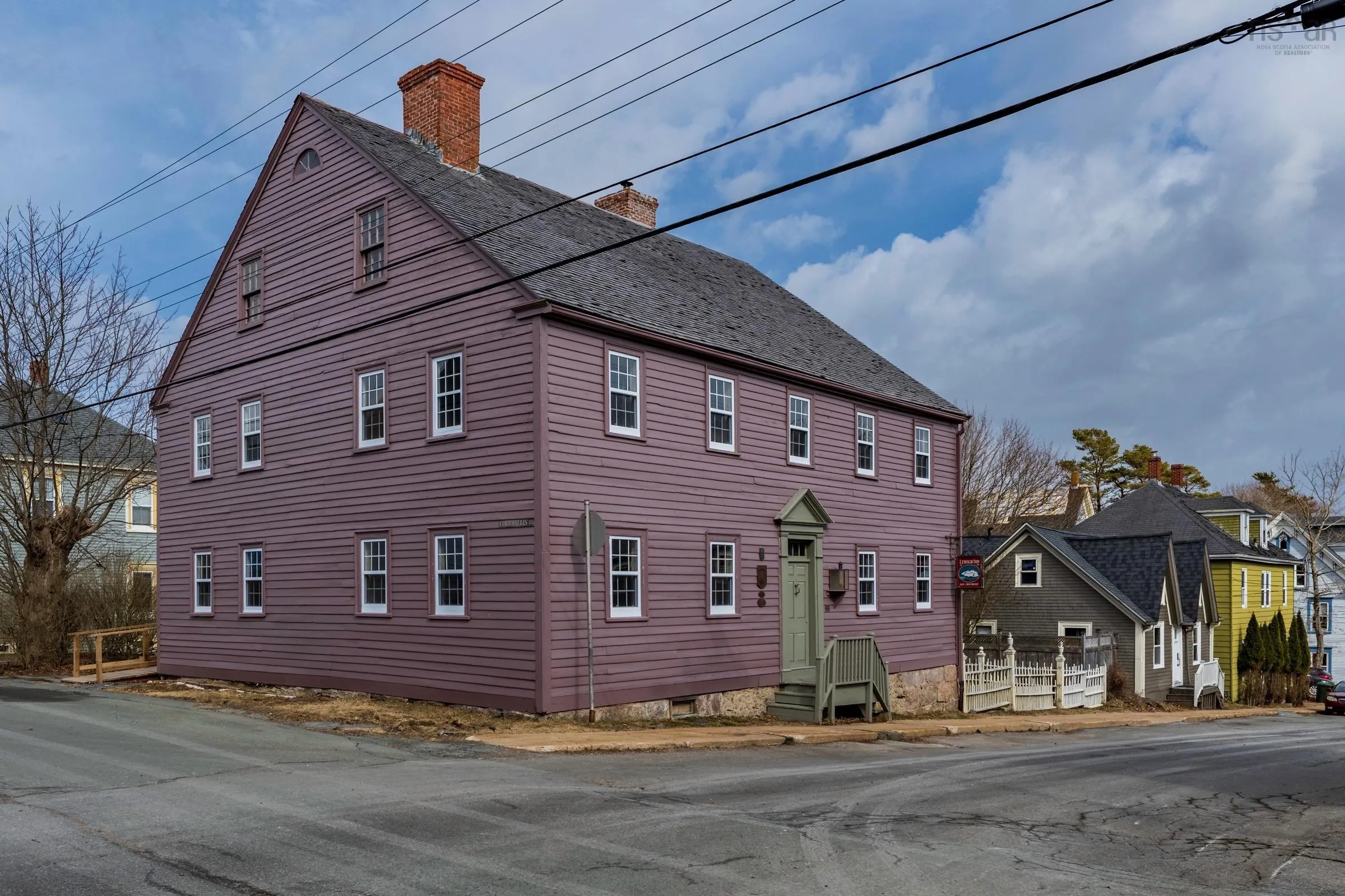 69 Fox Street, Lunenburg Ns B0j 2c0, 5 Bedrooms Bedrooms, ,4 BathroomsBathrooms,Residential,For Sale,Fox,202506202