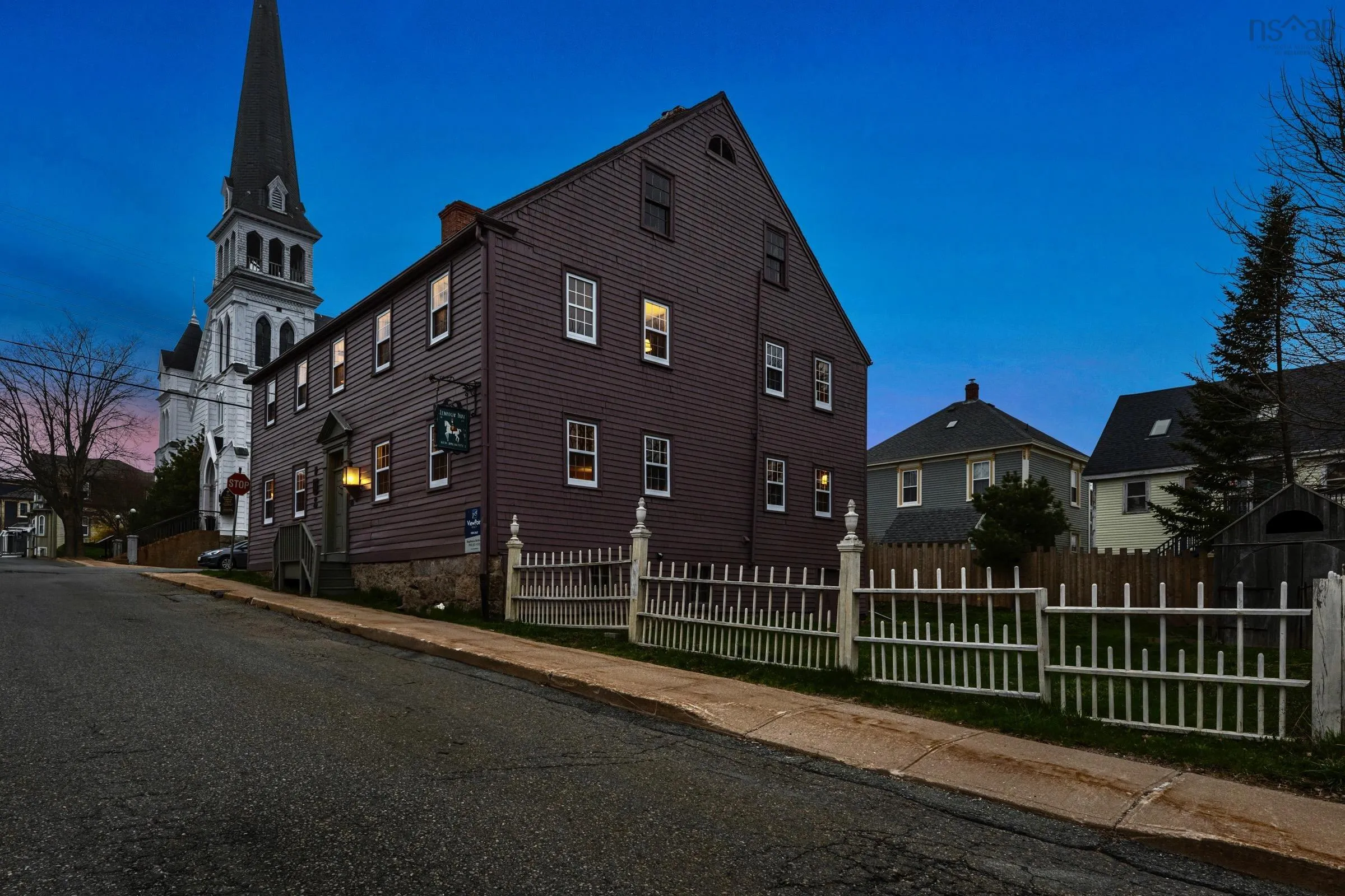 69 Fox Street, Lunenburg Ns B0j 2c0, 5 Bedrooms Bedrooms, ,4 BathroomsBathrooms,Residential,For Sale,Fox,202506202