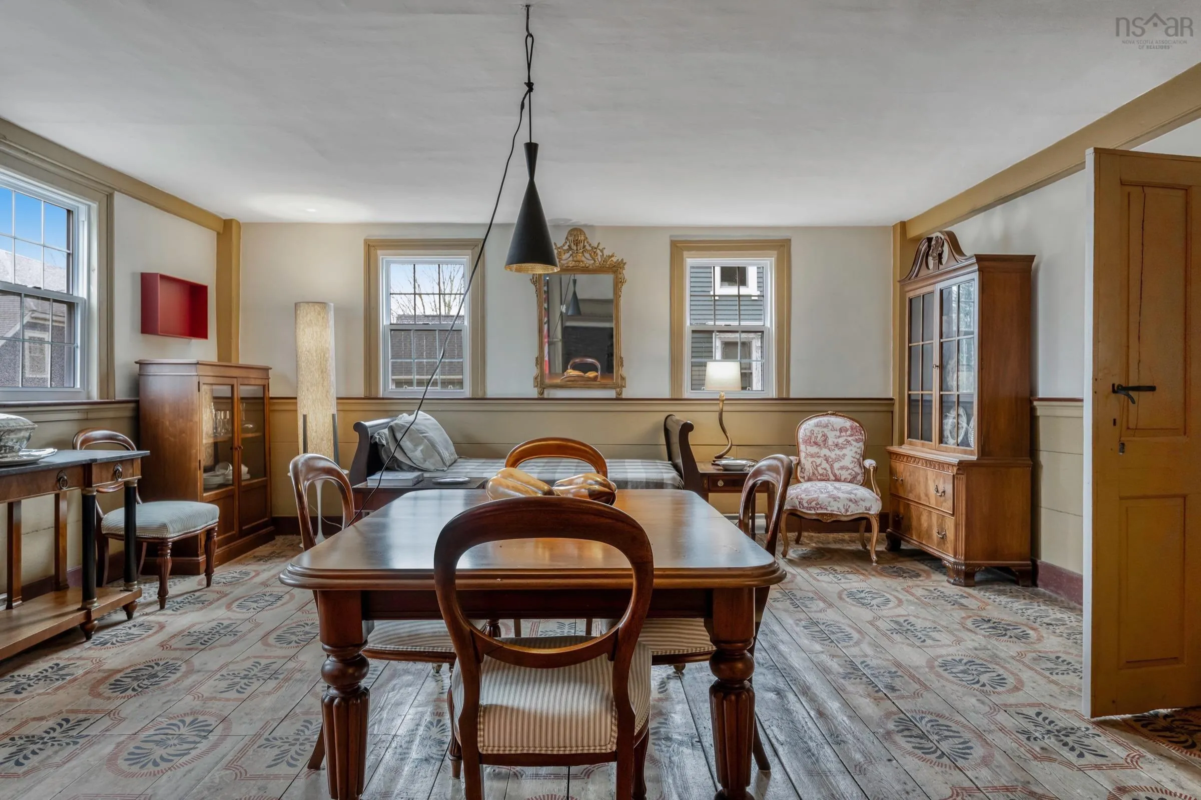 69 Fox Street, Lunenburg Ns B0j 2c0, 5 Bedrooms Bedrooms, ,4 BathroomsBathrooms,Residential,For Sale,Fox,202506202