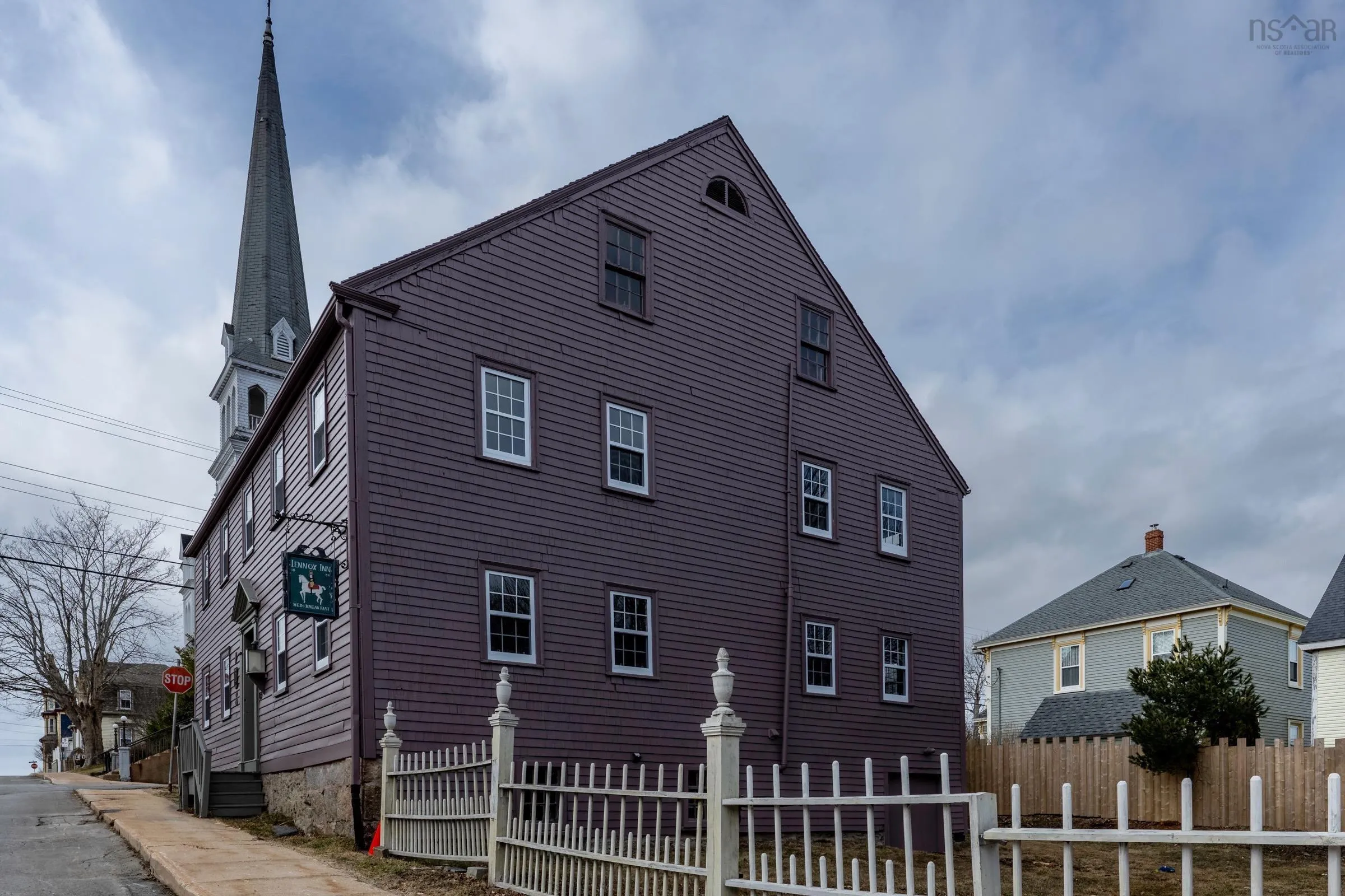 69 Fox Street, Lunenburg Ns B0j 2c0, 5 Bedrooms Bedrooms, ,4 BathroomsBathrooms,Residential,For Sale,Fox,202506202