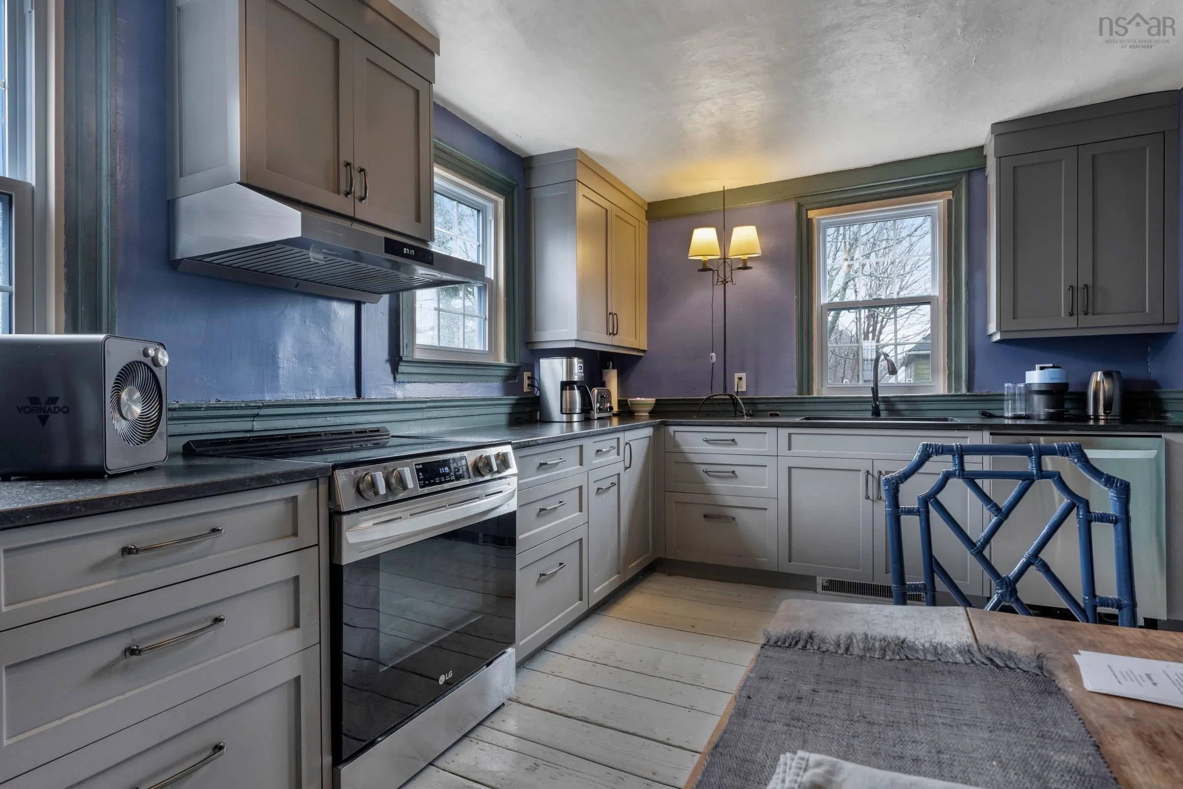 69 Fox Street, Lunenburg Ns B0j 2c0, 5 Bedrooms Bedrooms, ,4 BathroomsBathrooms,Residential,For Sale,Fox,202506202