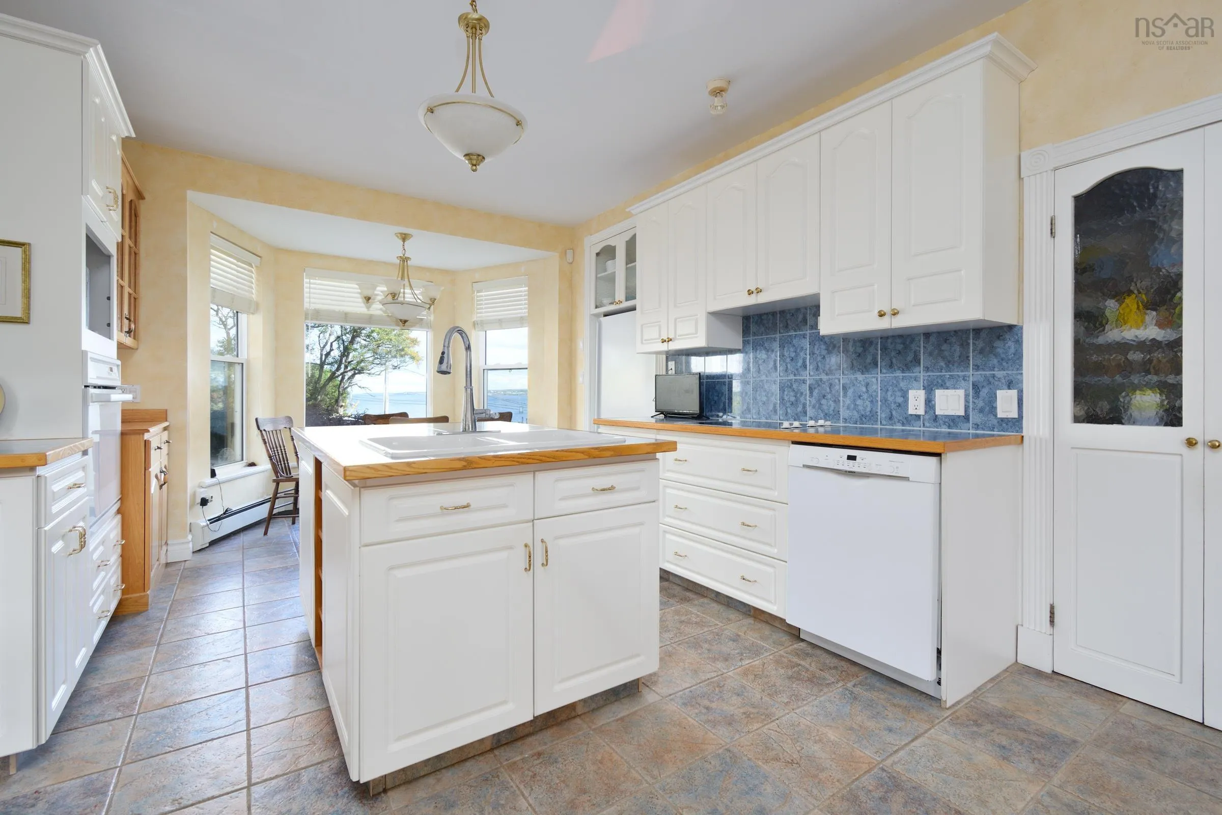 516 Purves Street, North Sydney, NS B2A 1E2, 4 Bedrooms Bedrooms, ,2 BathroomsBathrooms,Residential,For Sale,Purves,202512941