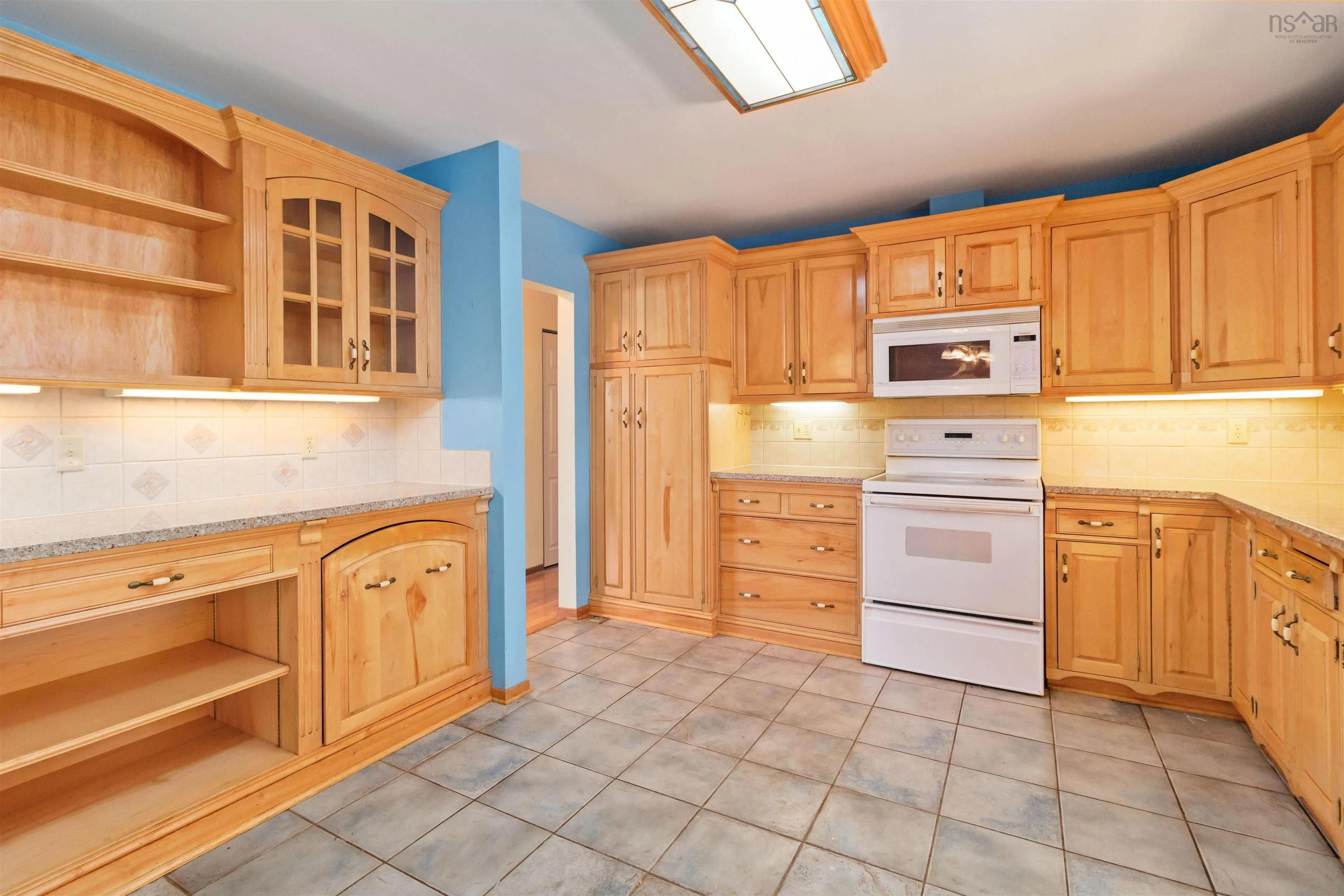 16 Bobolink Street, Halifax, NS B3M 1W3, 5 Bedrooms Bedrooms, ,3 BathroomsBathrooms,Residential,For Sale,Bobolink,202524124