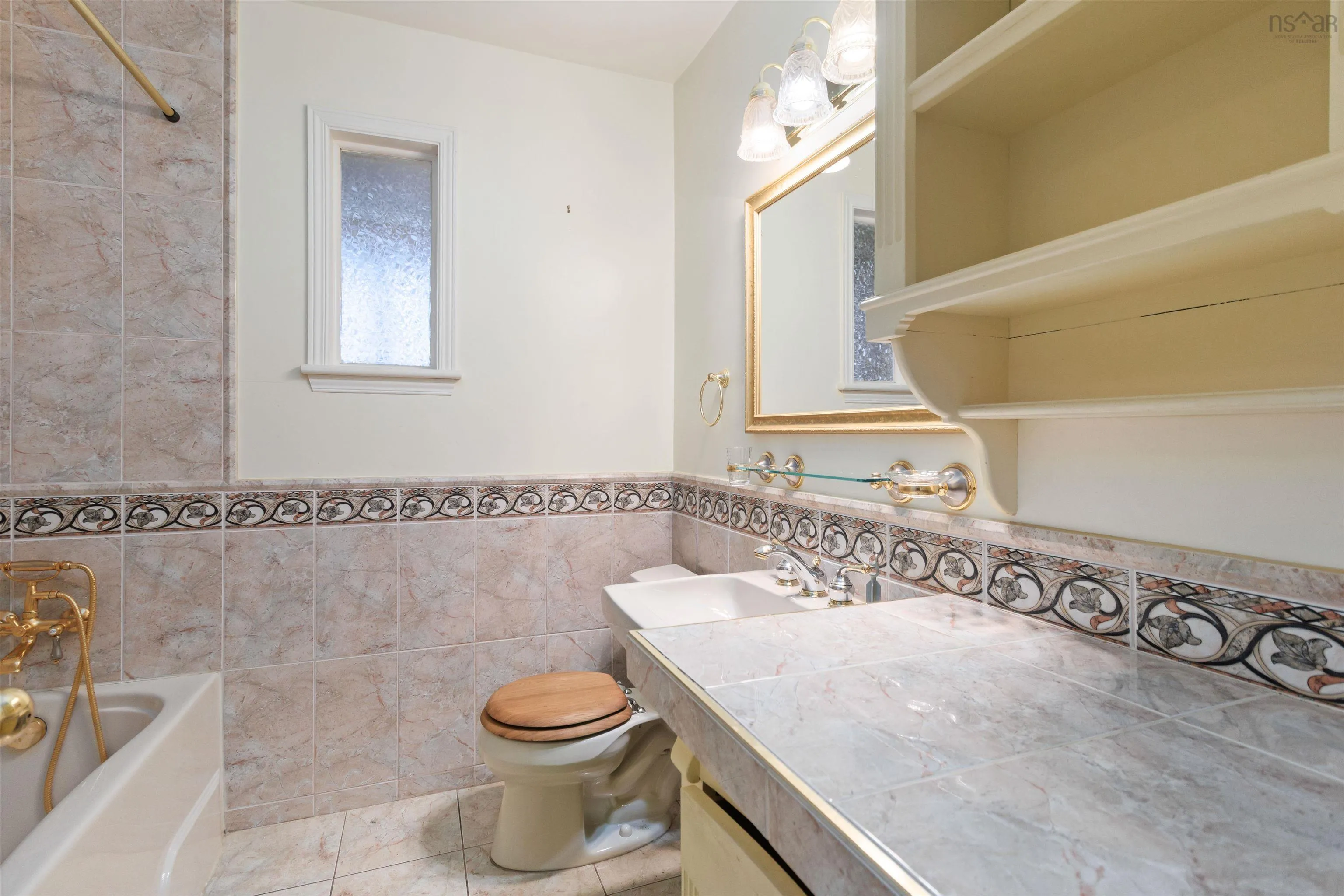 16 Bobolink Street, Halifax, NS B3M 1W3, 5 Bedrooms Bedrooms, ,3 BathroomsBathrooms,Residential,For Sale,Bobolink,202524124