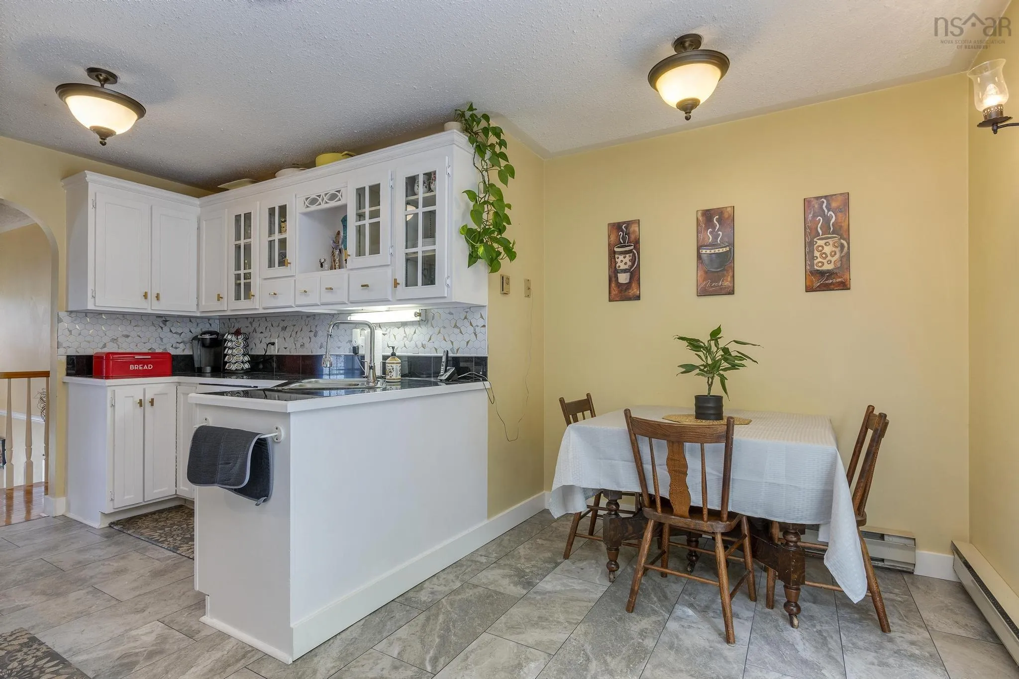 11 Rossi Drive, Dartmouth, NS B2X 3L5, 4 Bedrooms Bedrooms, ,2 BathroomsBathrooms,Residential,For Sale,Rossi,202521260