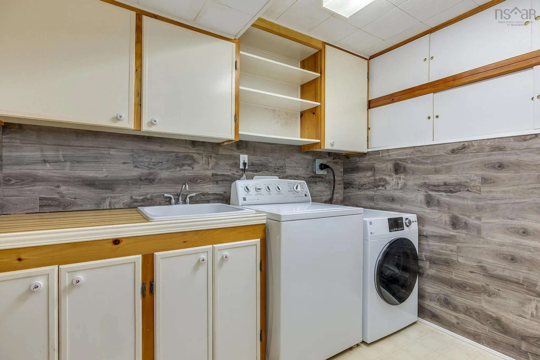 31 Skeena Street, Dartmouth Ns B2w 1p7, 3 Bedrooms Bedrooms, ,2 BathroomsBathrooms,Residential,For Sale,Skeena Street,202510390