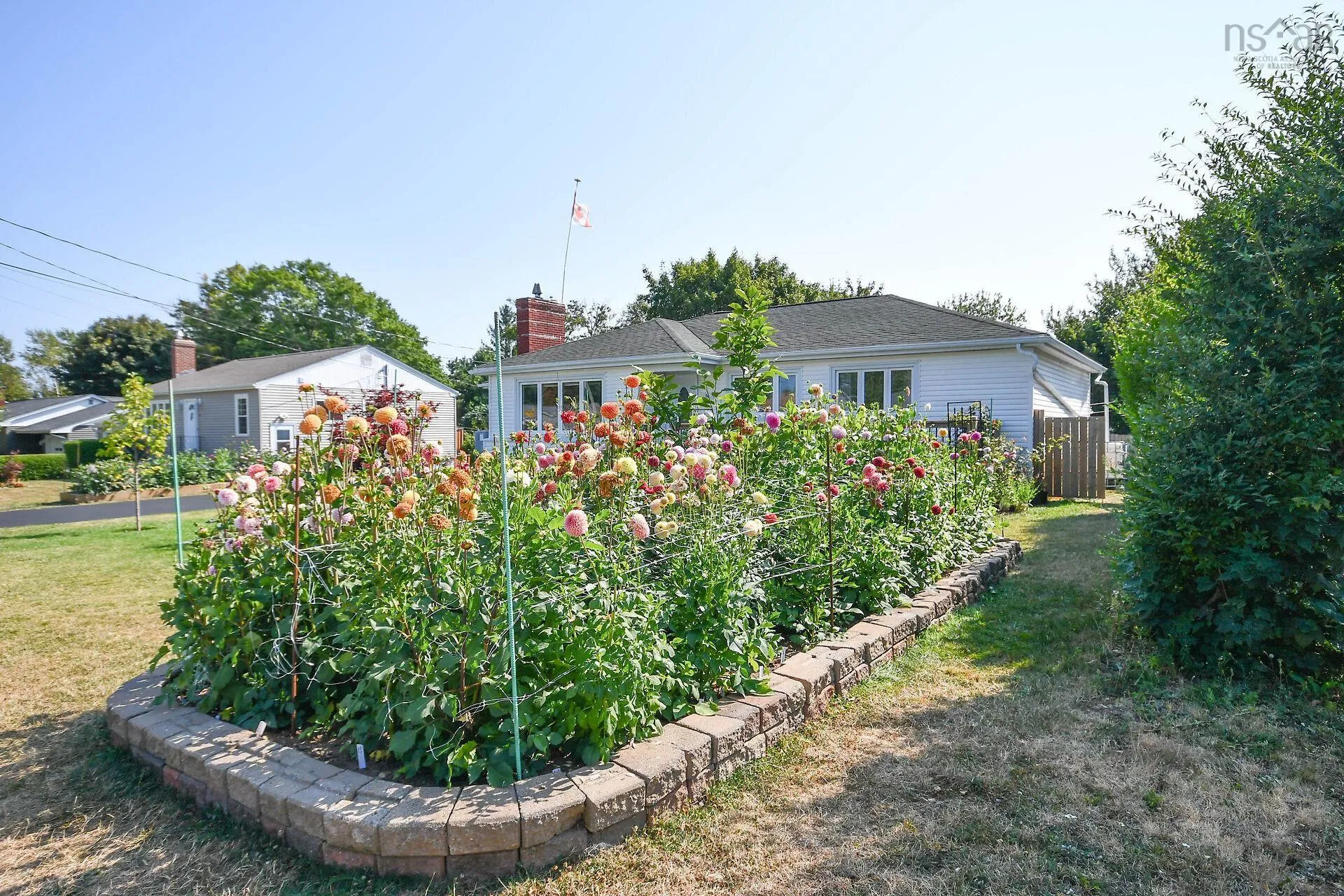 16 Raymoor Dr, Woodlawn, NS B2X 1G7, 4 Bedrooms Bedrooms, ,2 BathroomsBathrooms,Residential,For Sale,Raymoor,202520351