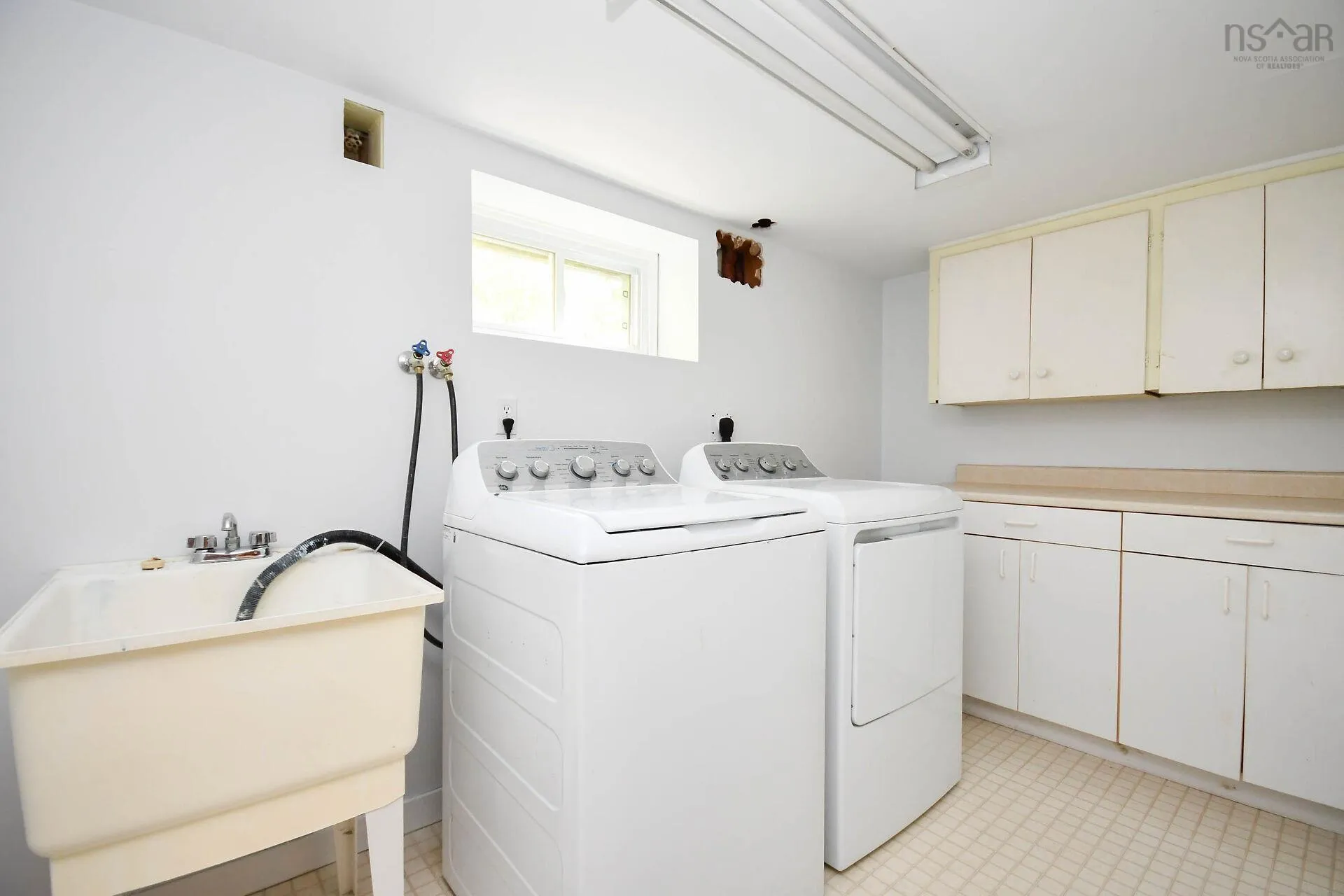 16 Raymoor Dr, Woodlawn, NS B2X 1G7, 4 Bedrooms Bedrooms, ,2 BathroomsBathrooms,Residential,For Sale,Raymoor,202520351