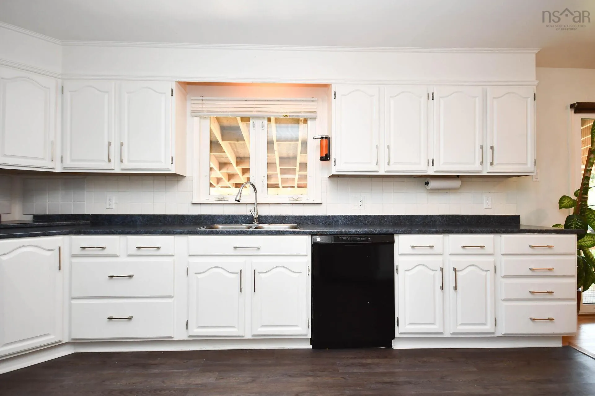 16 Raymoor Dr, Woodlawn, NS B2X 1G7, 4 Bedrooms Bedrooms, ,2 BathroomsBathrooms,Residential,For Sale,Raymoor,202520351