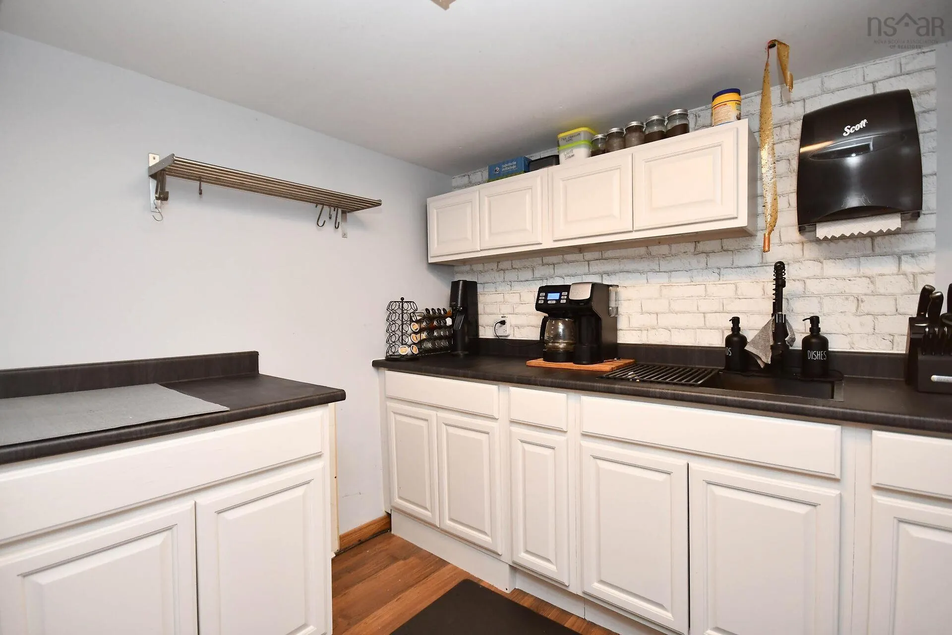 16 Raymoor Dr, Woodlawn, NS B2X 1G7, 4 Bedrooms Bedrooms, ,2 BathroomsBathrooms,Residential,For Sale,Raymoor,202520351