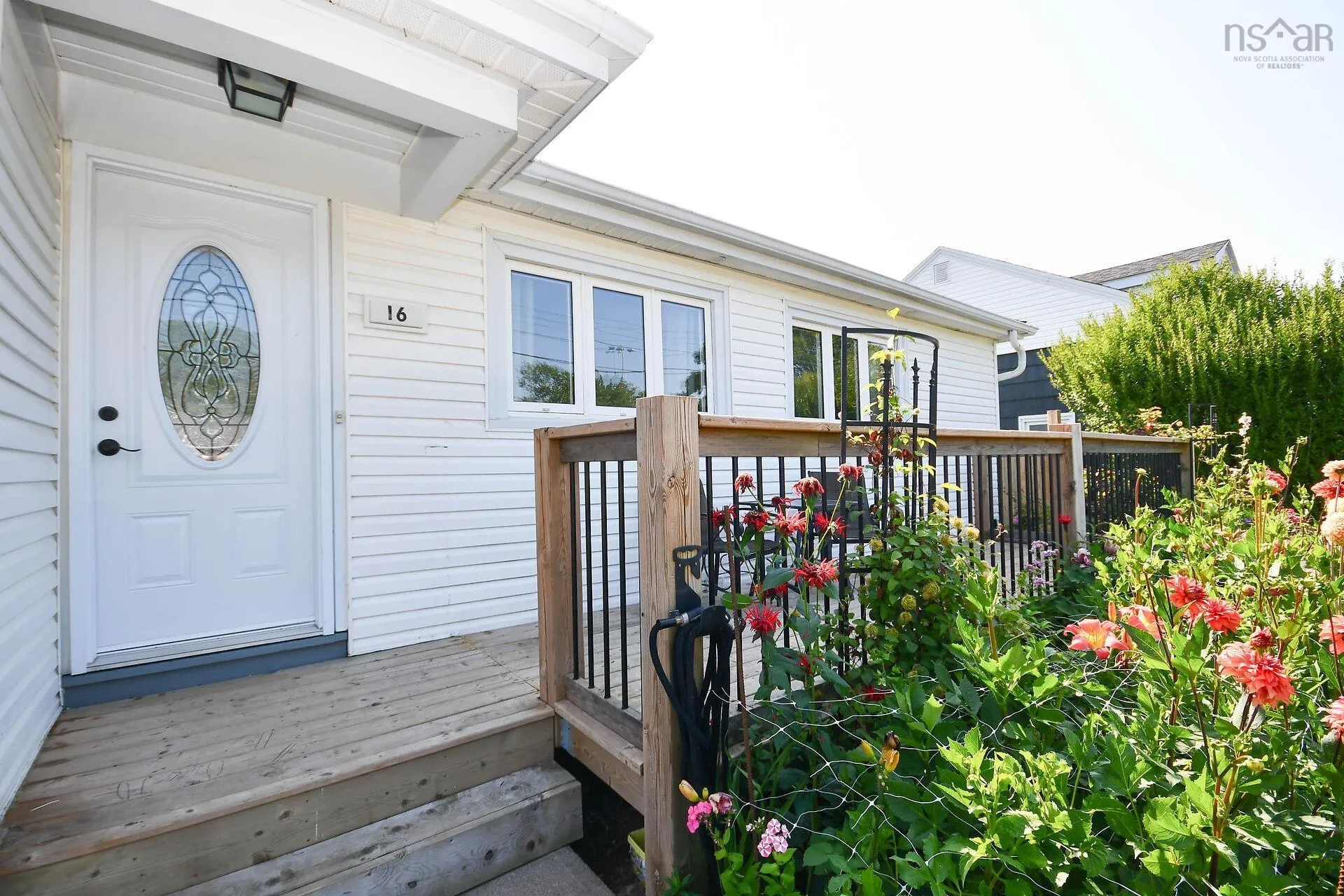 16 Raymoor Dr, Woodlawn, NS B2X 1G7, 4 Bedrooms Bedrooms, ,2 BathroomsBathrooms,Residential,For Sale,Raymoor,202520351