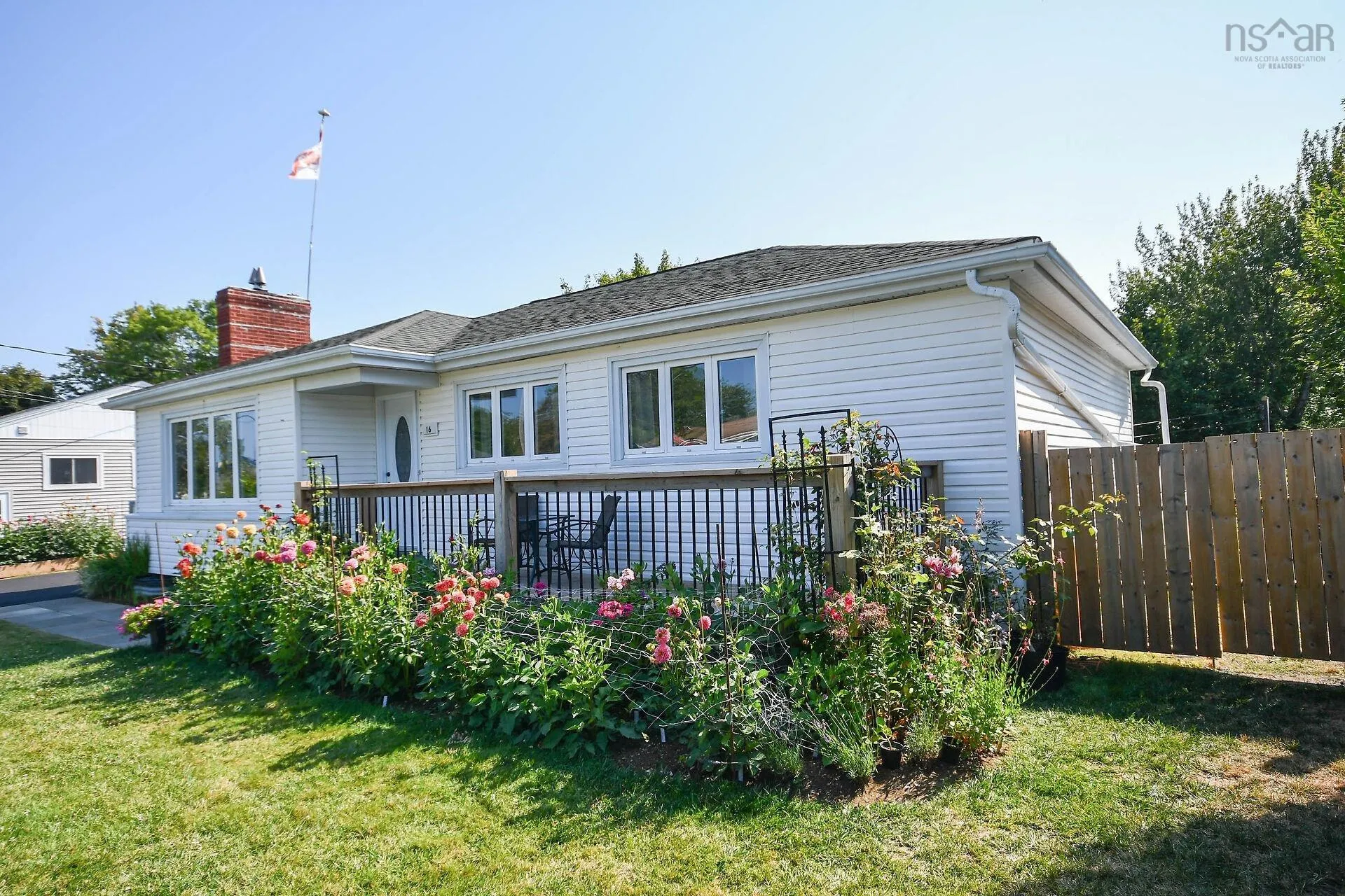 16 Raymoor Dr, Woodlawn, NS B2X 1G7, 4 Bedrooms Bedrooms, ,2 BathroomsBathrooms,Residential,For Sale,Raymoor,202520351