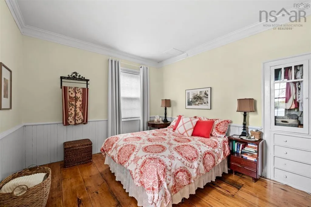 66 Main Street, Liverpool, NS B0T 1K0, 4 Bedrooms Bedrooms, ,2 BathroomsBathrooms,Residential,For Sale,Main,202519624