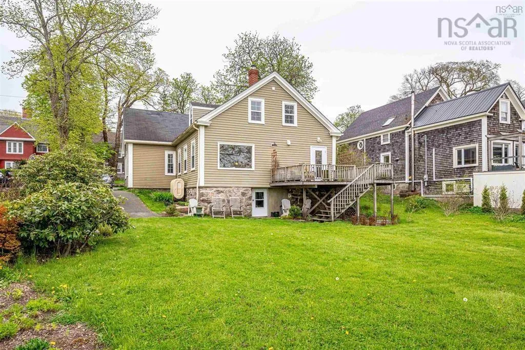 66 Main Street, Liverpool, NS B0T 1K0, 4 Bedrooms Bedrooms, ,2 BathroomsBathrooms,Residential,For Sale,Main,202519624