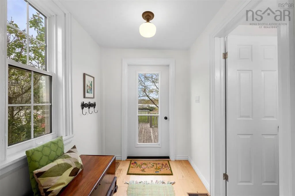 66 Main Street, Liverpool, NS B0T 1K0, 4 Bedrooms Bedrooms, ,2 BathroomsBathrooms,Residential,For Sale,Main,202519624