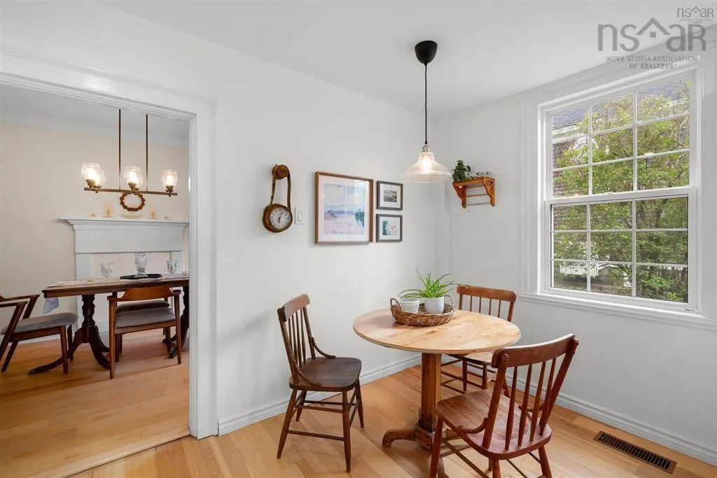 66 Main Street, Liverpool, NS B0T 1K0, 4 Bedrooms Bedrooms, ,2 BathroomsBathrooms,Residential,For Sale,Main,202519624
