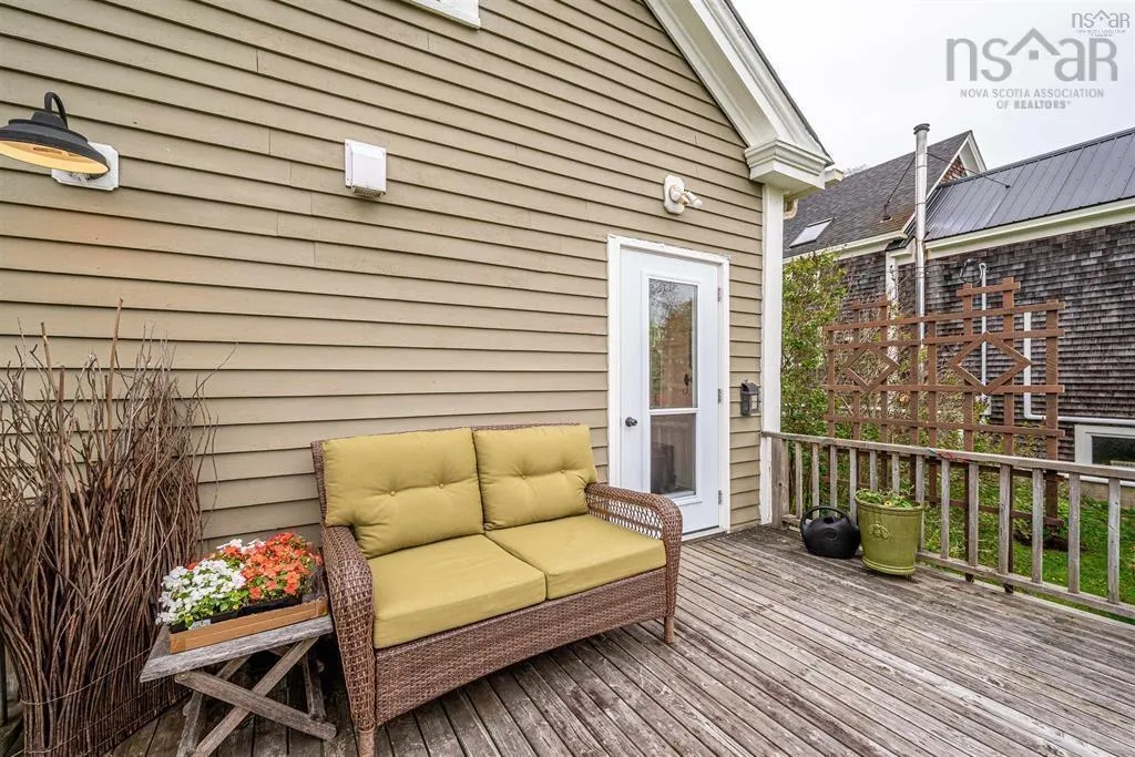 66 Main Street, Liverpool, NS B0T 1K0, 4 Bedrooms Bedrooms, ,2 BathroomsBathrooms,Residential,For Sale,Main,202519624