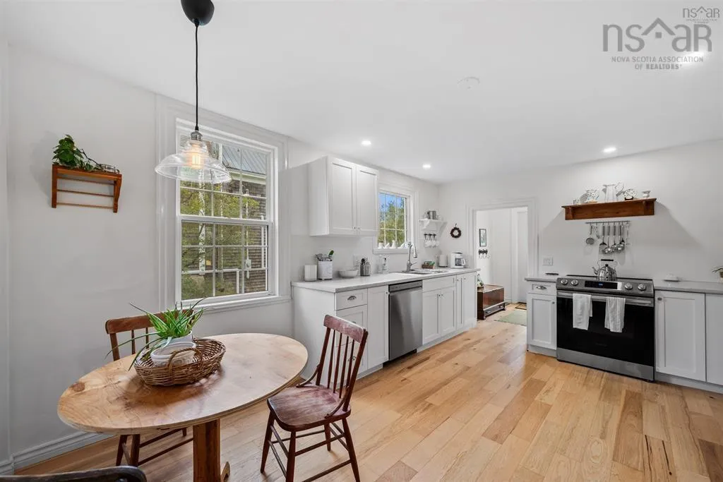 66 Main Street, Liverpool, NS B0T 1K0, 4 Bedrooms Bedrooms, ,2 BathroomsBathrooms,Residential,For Sale,Main,202519624