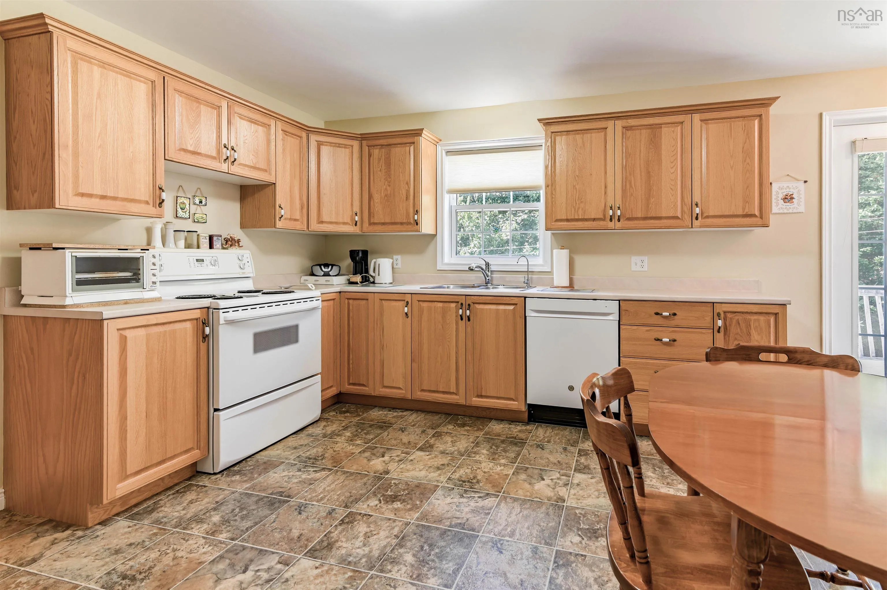 3 Acadia Dr, Kentville, NS B4N 5E1, 3 Bedrooms Bedrooms, ,3 BathroomsBathrooms,Residential,For Sale,Acadia Dr,202524463