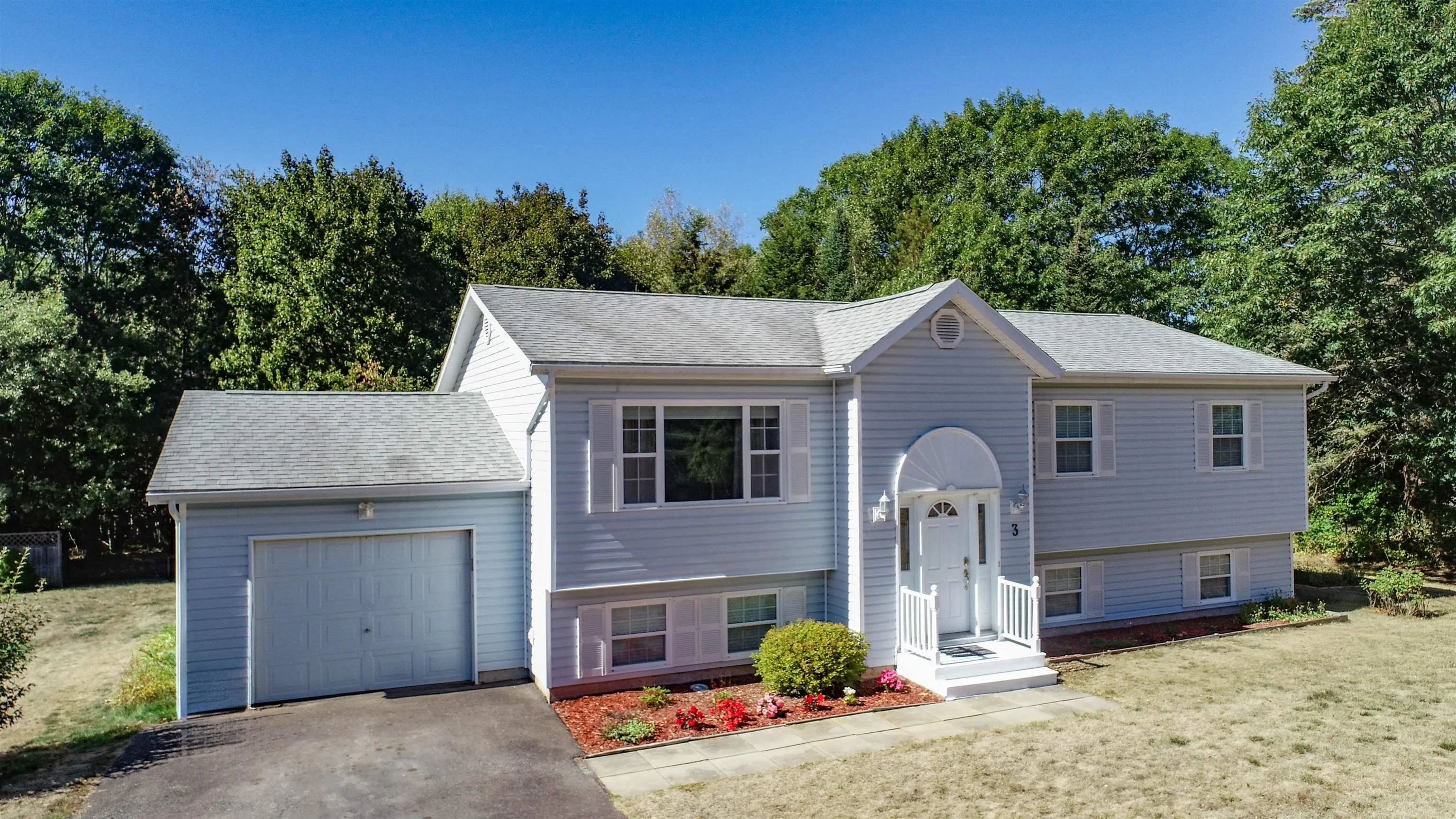 3 Acadia Dr, Kentville, NS B4N 5E1, 3 Bedrooms Bedrooms, ,3 BathroomsBathrooms,Residential,For Sale,Acadia Dr,202524463