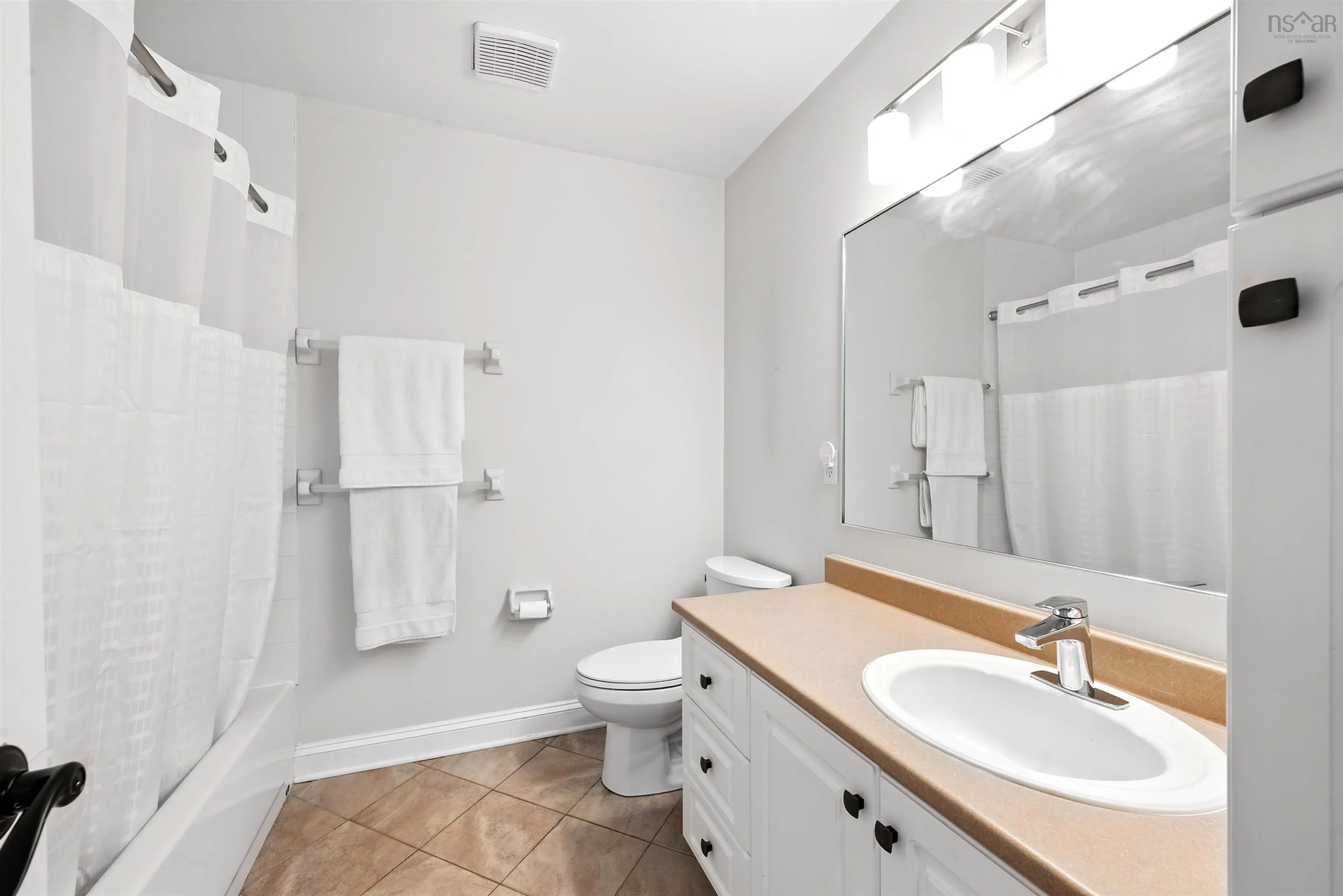 221 Spinnaker Drive, Halifax Peninsula, NS B3N 3C3, 3 Bedrooms Bedrooms, ,3 BathroomsBathrooms,Residential,For Sale,Spinnaker,202517807