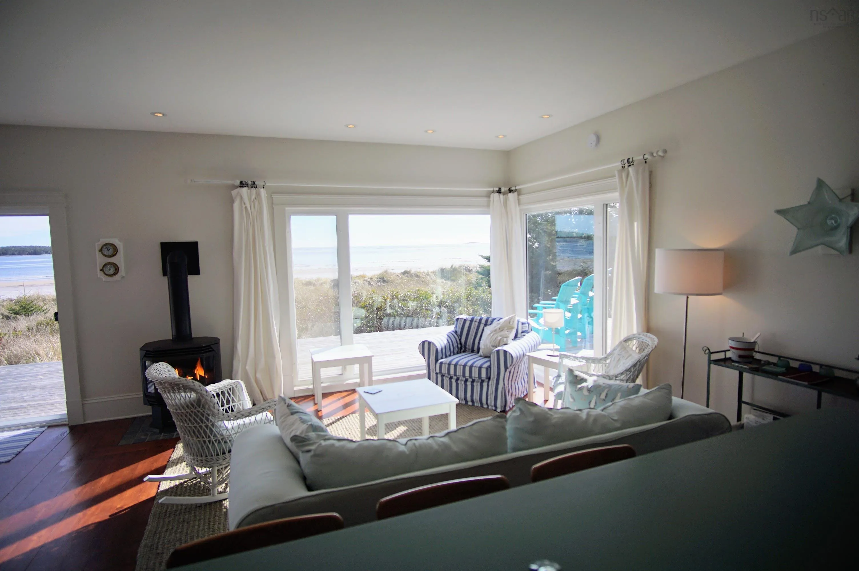 220 Seaside Drive Drive, Louis Head, NS B0T 1V0, 3 Bedrooms Bedrooms, ,2 BathroomsBathrooms,Residential,For Sale,Seaside Drive,202424024