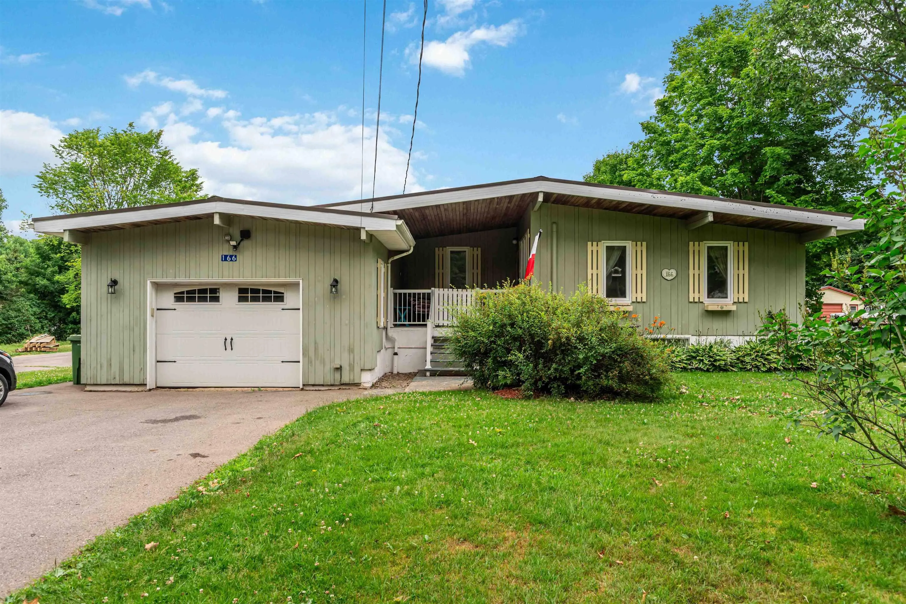 166 Foster Street, Berwick, NS B0P 1E0, 3 Bedrooms Bedrooms, ,3 BathroomsBathrooms,Residential,For Sale,Foster,202517910