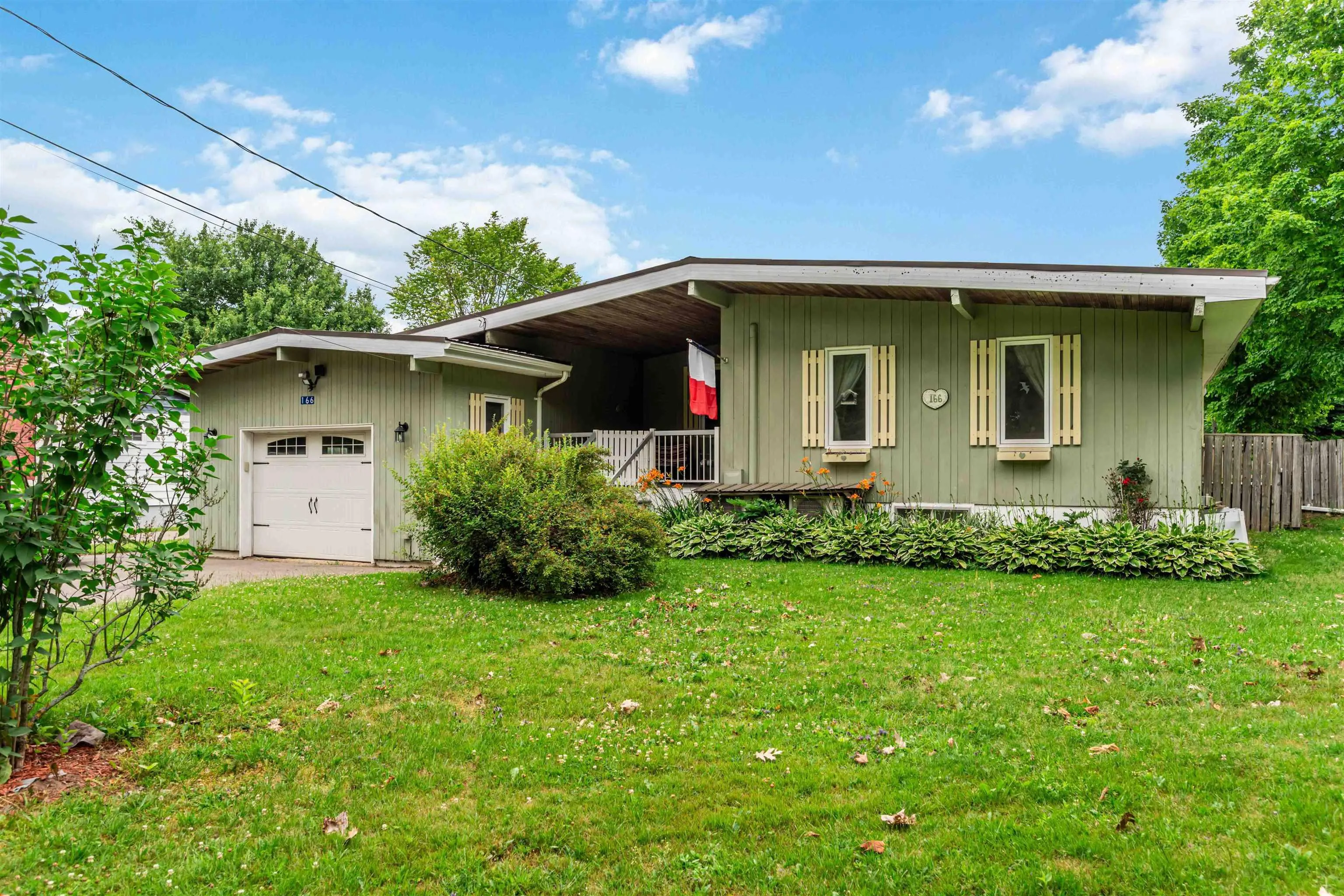 166 Foster Street, Berwick, NS B0P 1E0, 3 Bedrooms Bedrooms, ,3 BathroomsBathrooms,Residential,For Sale,Foster,202517910