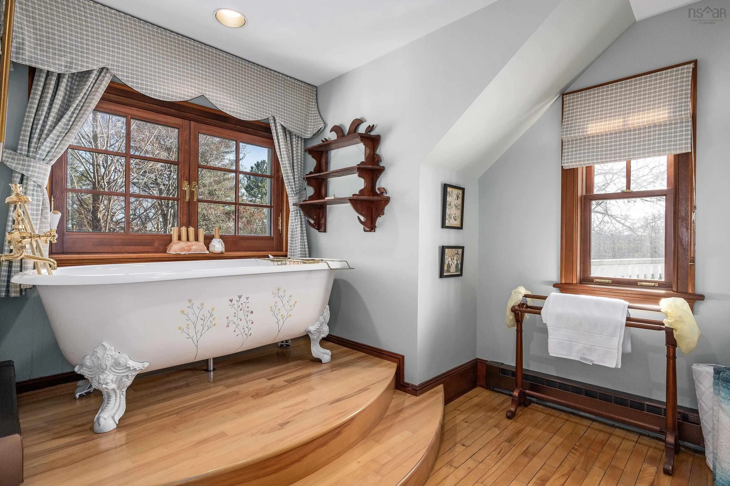 1462 Thornvale Avenue, Halifax, NS B3H 4C2, 4 Bedrooms Bedrooms, ,7 BathroomsBathrooms,Residential,For Sale,Thornvale,202512360