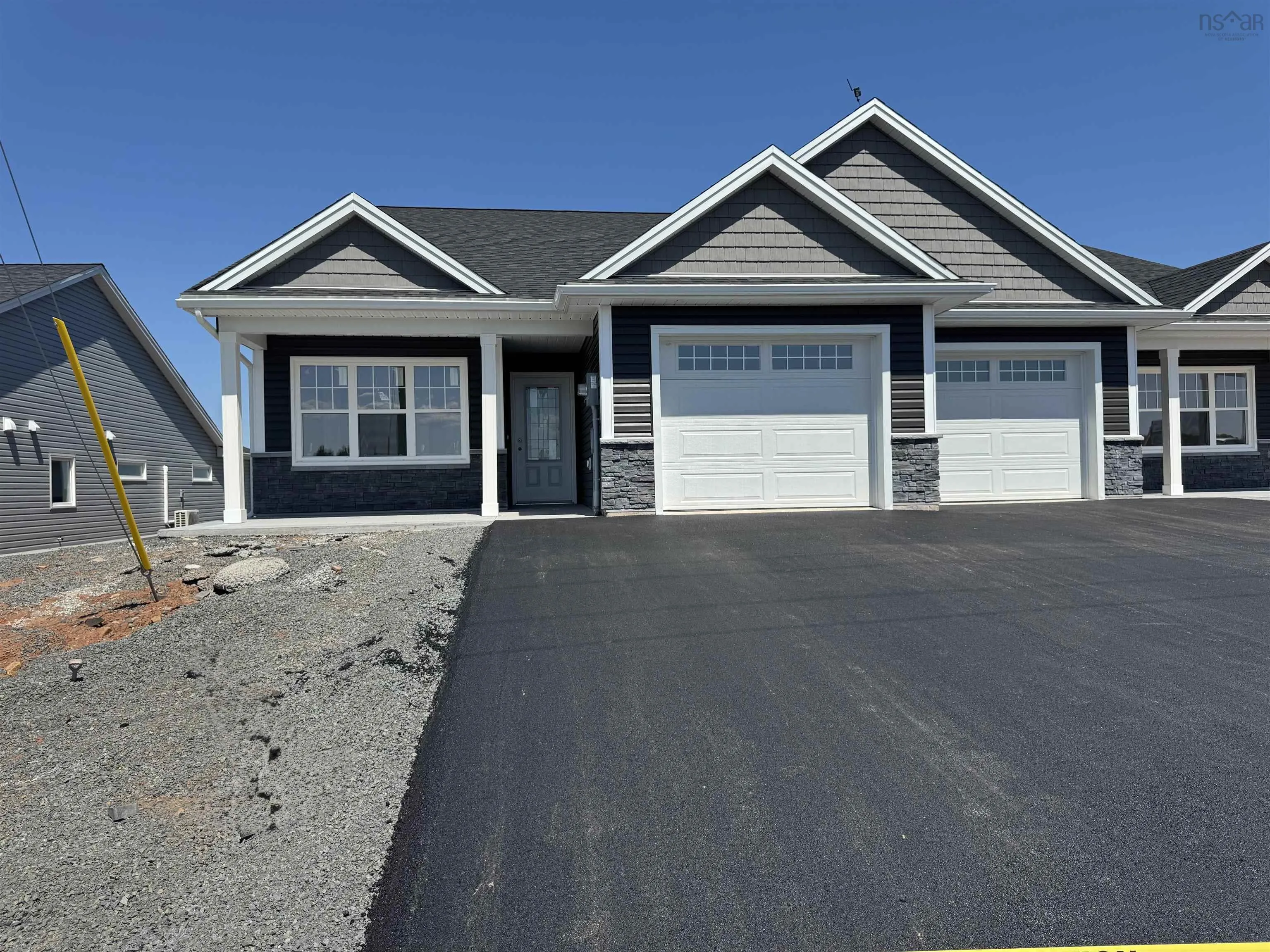 2a Abbey Road, Windsor Ns B0n 2t0, 2 Bedrooms Bedrooms, ,2 BathroomsBathrooms,Residential,For Sale,Abbey,202418660